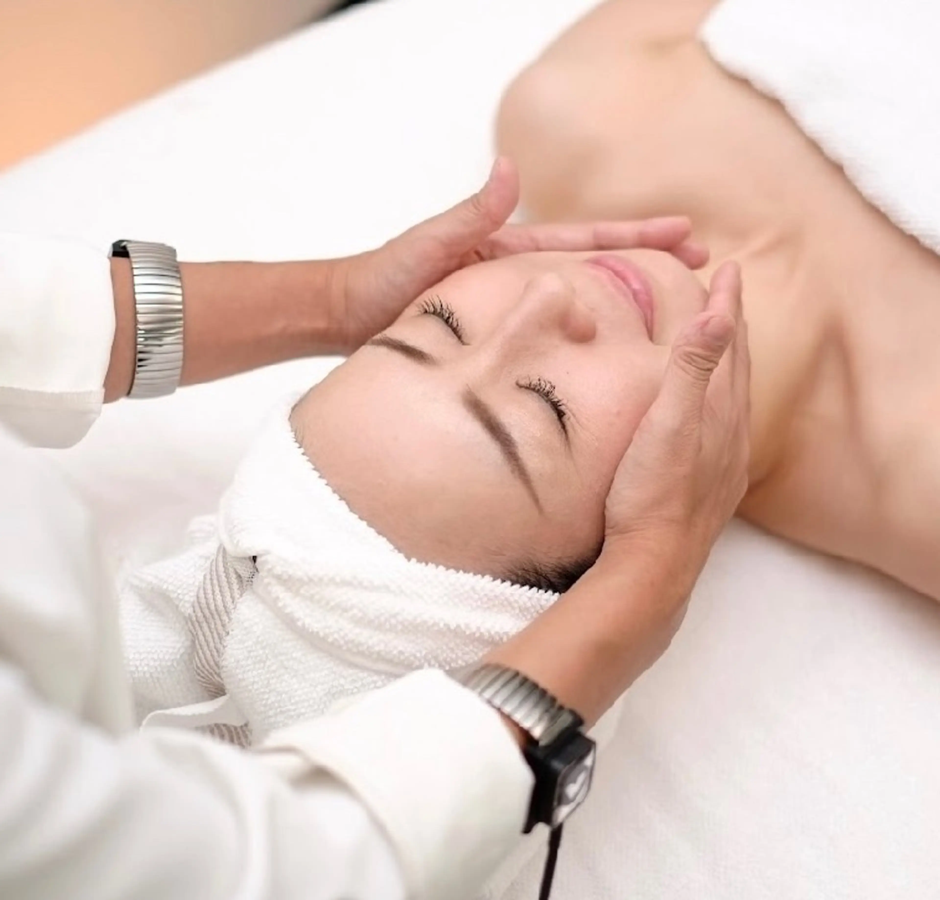 【極上フェイシャル】眼精疲労•むくみに✨エステ以上医療未満のトップクラスマシン👑すぐ実感の深部温熱WINBACK🌈の写真