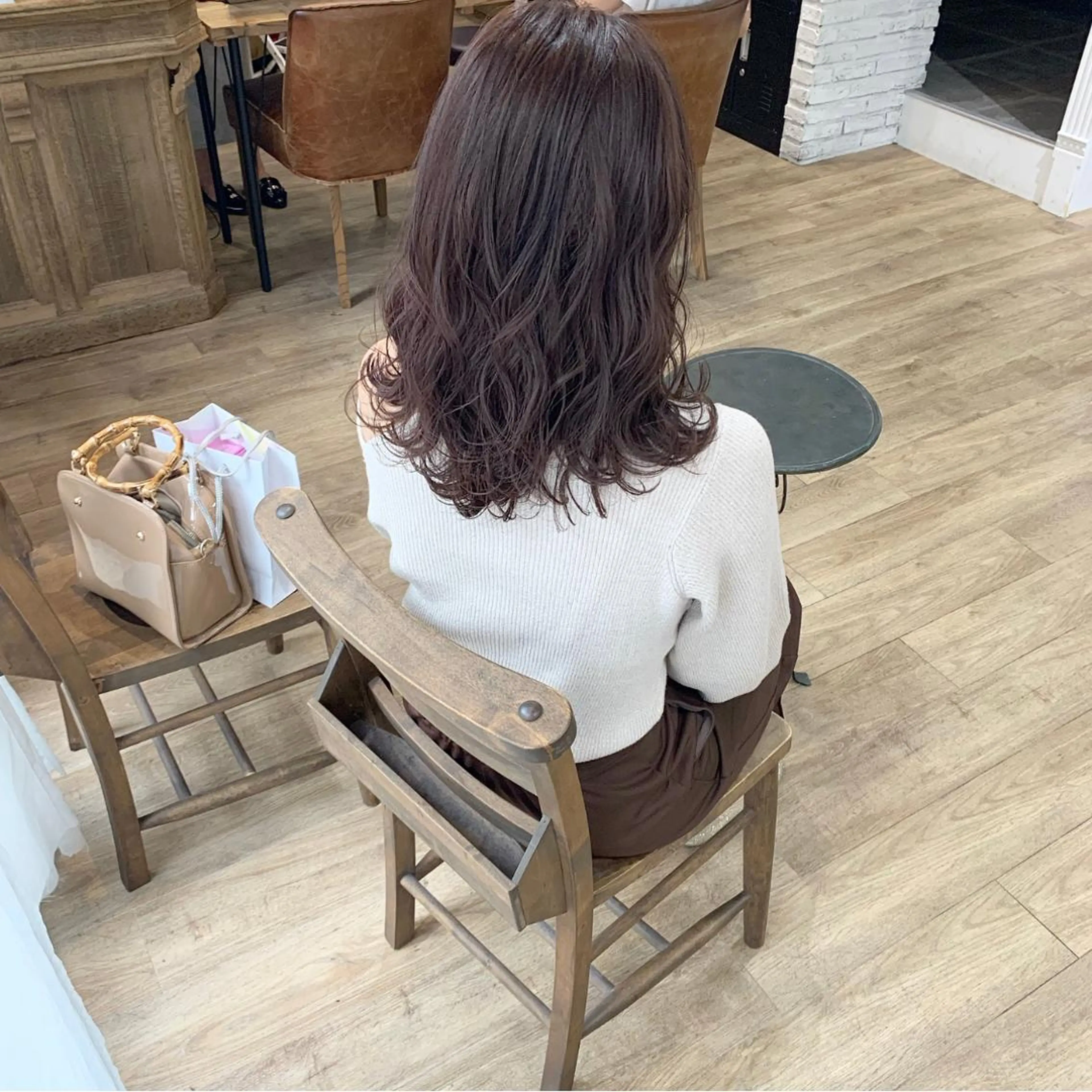 セミロング カラー ブラウンカラー チョコレートブラウン ピンクカラー カット ヘアカラー トリートメント レイヤー/顔周り /AKARIのヘアスタイル