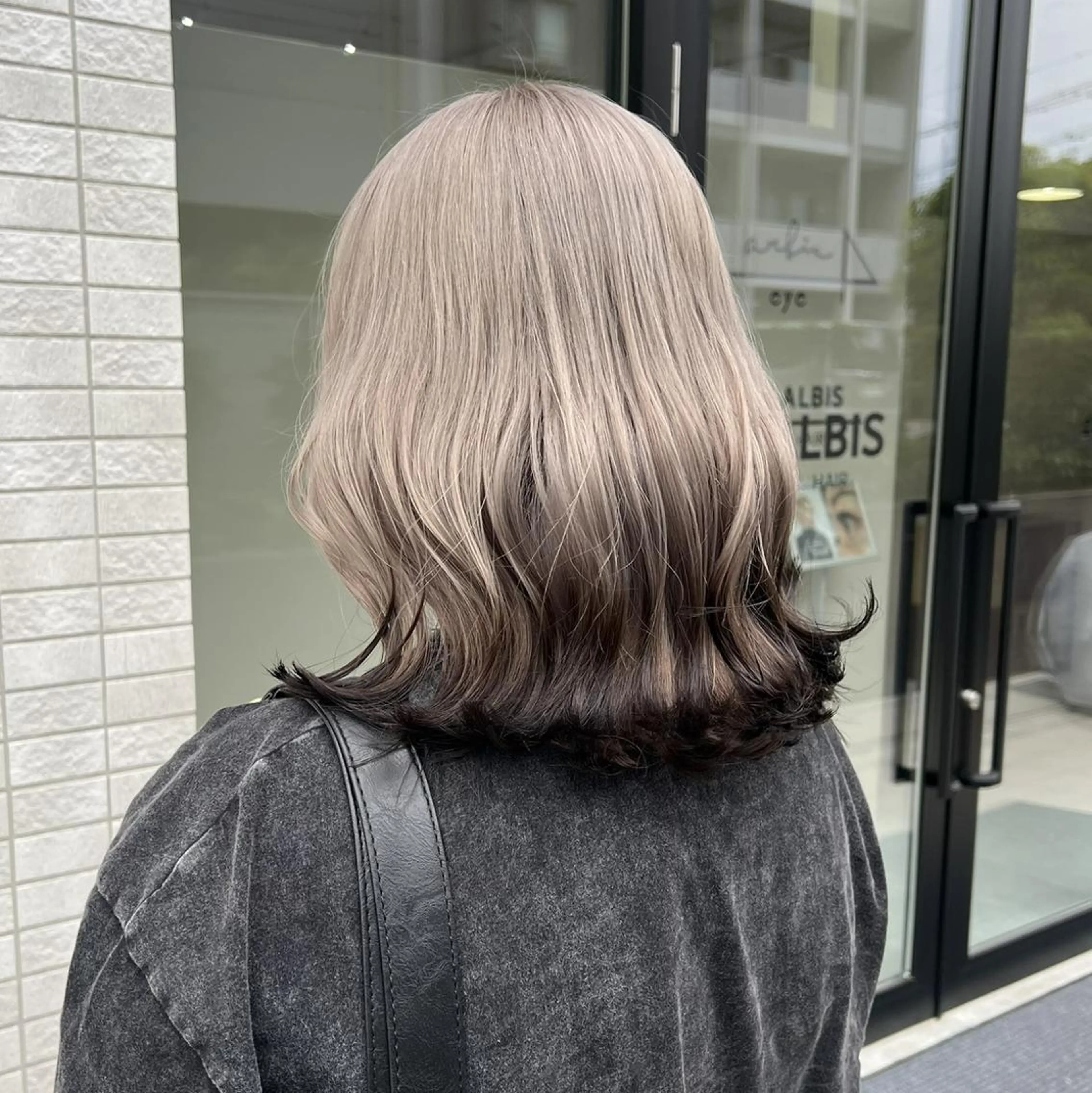 ミディアム 🩵albis/めい 大宮/ブリーチ🦋のヘアスタイル