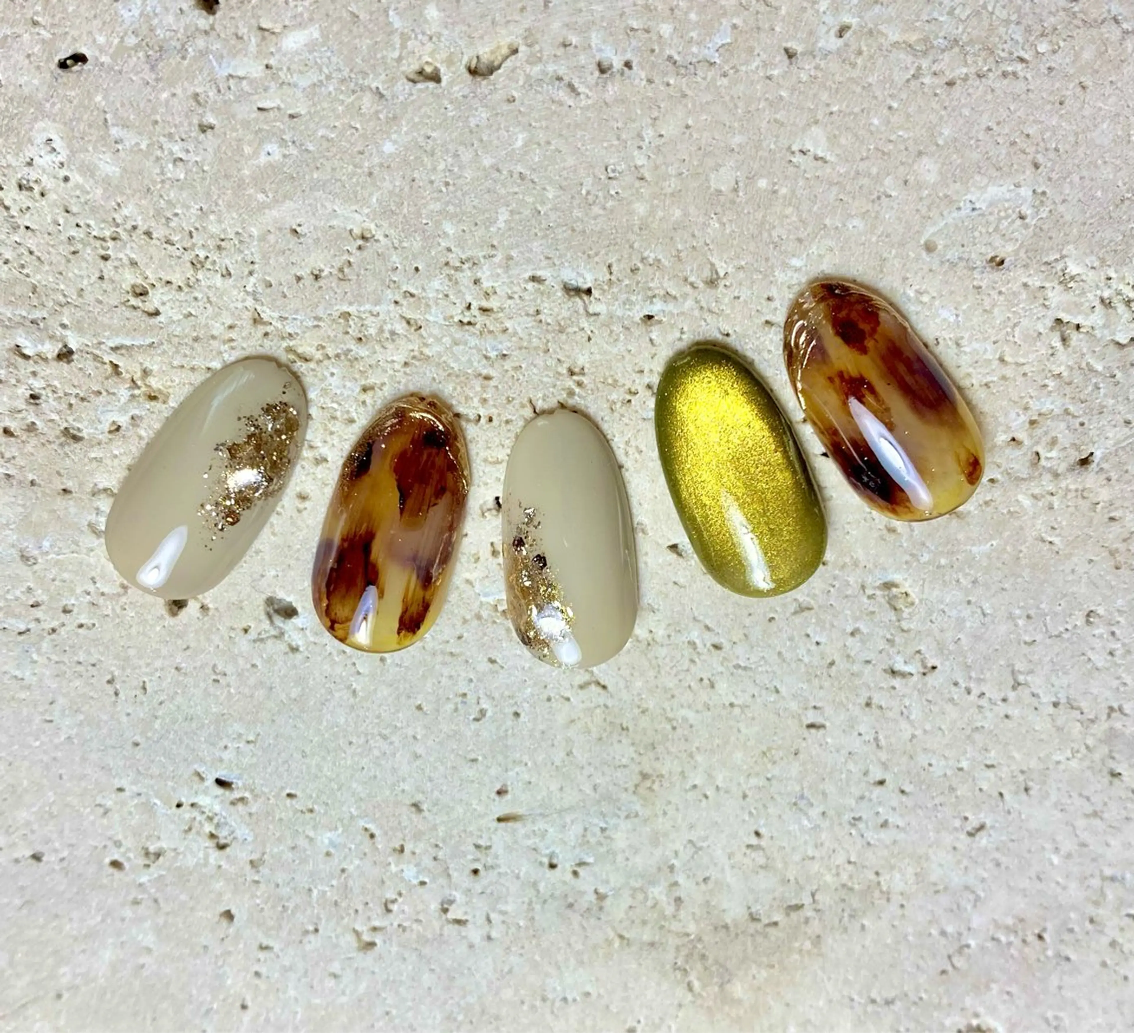 ミディアム cattleya nailのネイルデザイン