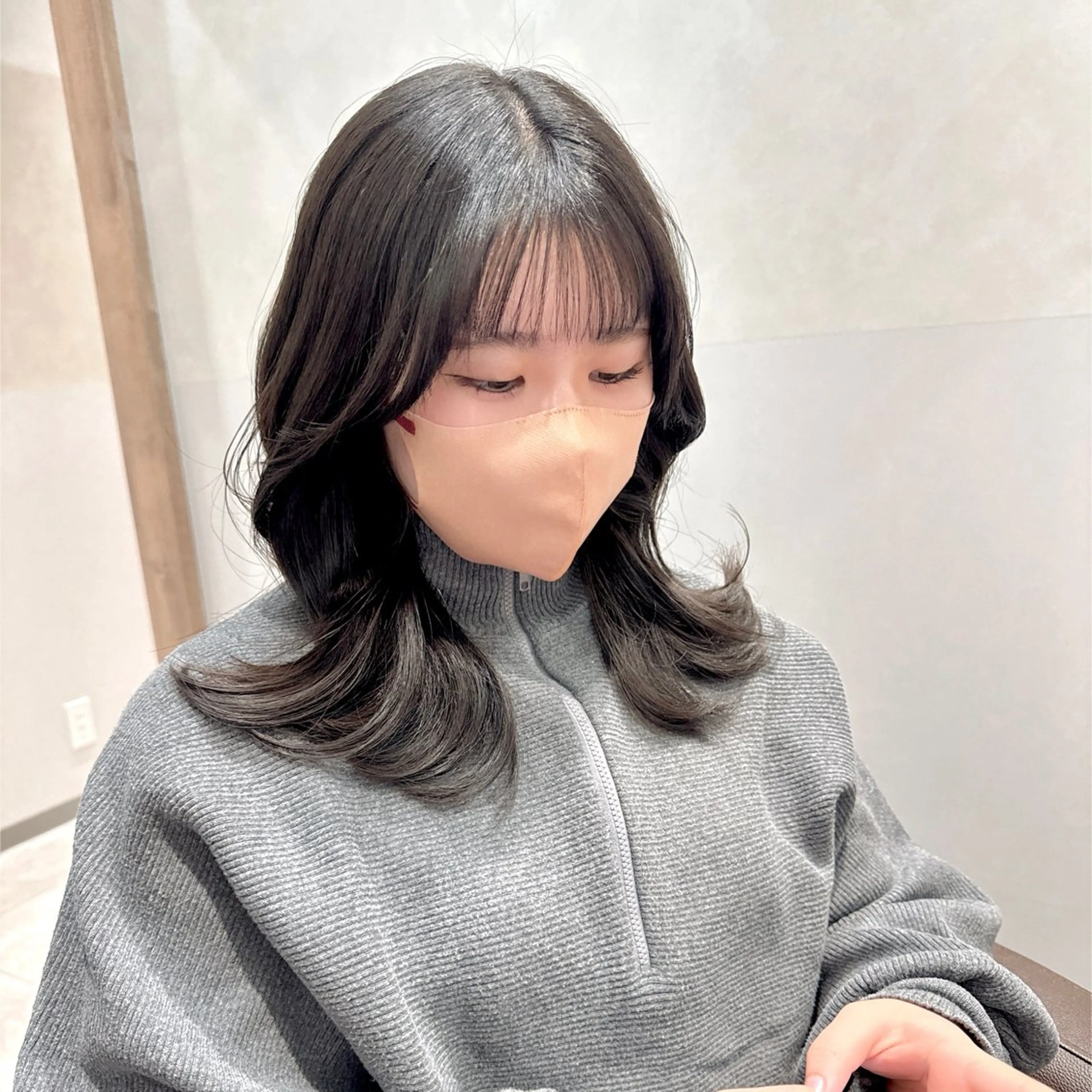 ミディアム 顔まわりレイヤー 顔周りカット レイヤーカット カット ヘアカラー 森 隆秀/韓国ヘアのヘアスタイル