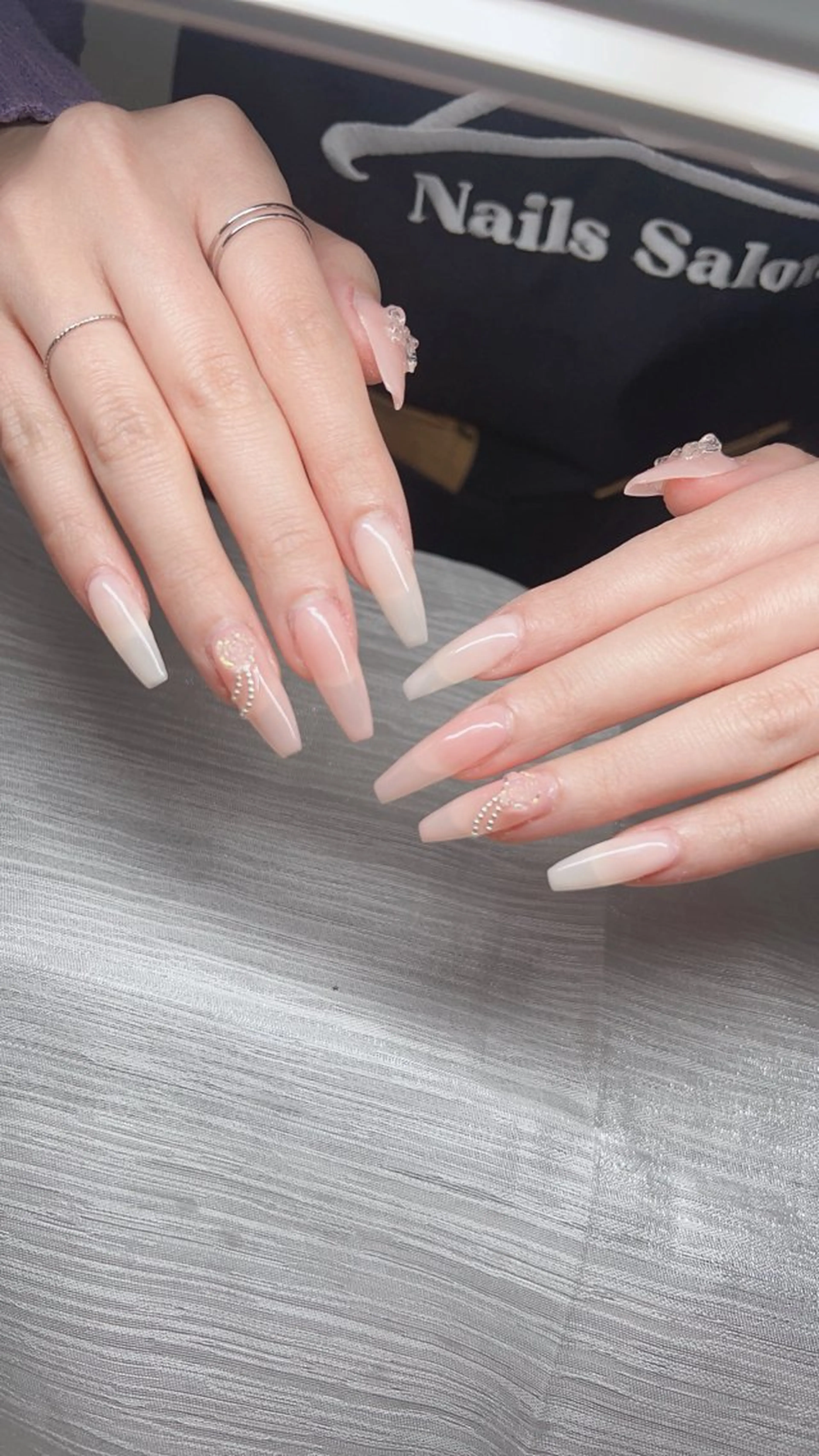 ネイル オーロラネイル チークネイル 長さ出し フットネイル フレンチネイル Lee Nails チップ長さだし専門店のネイルデザイン