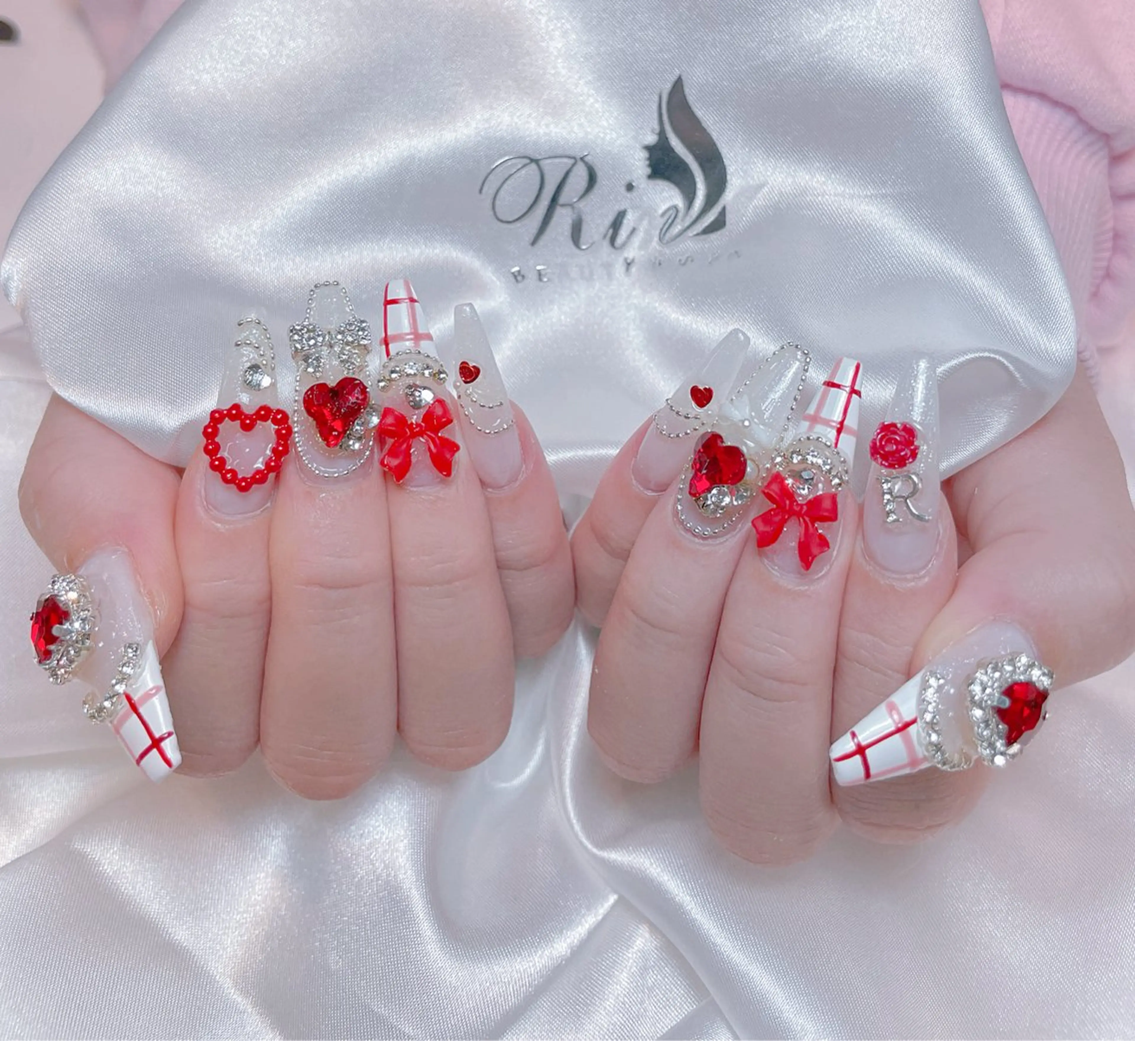 ネイル アートネイル ハロウィン ロングネイル スカルプネイル ネイルチップ ハンドネイル Rin Nail 新大久保店のネイルデザイン
