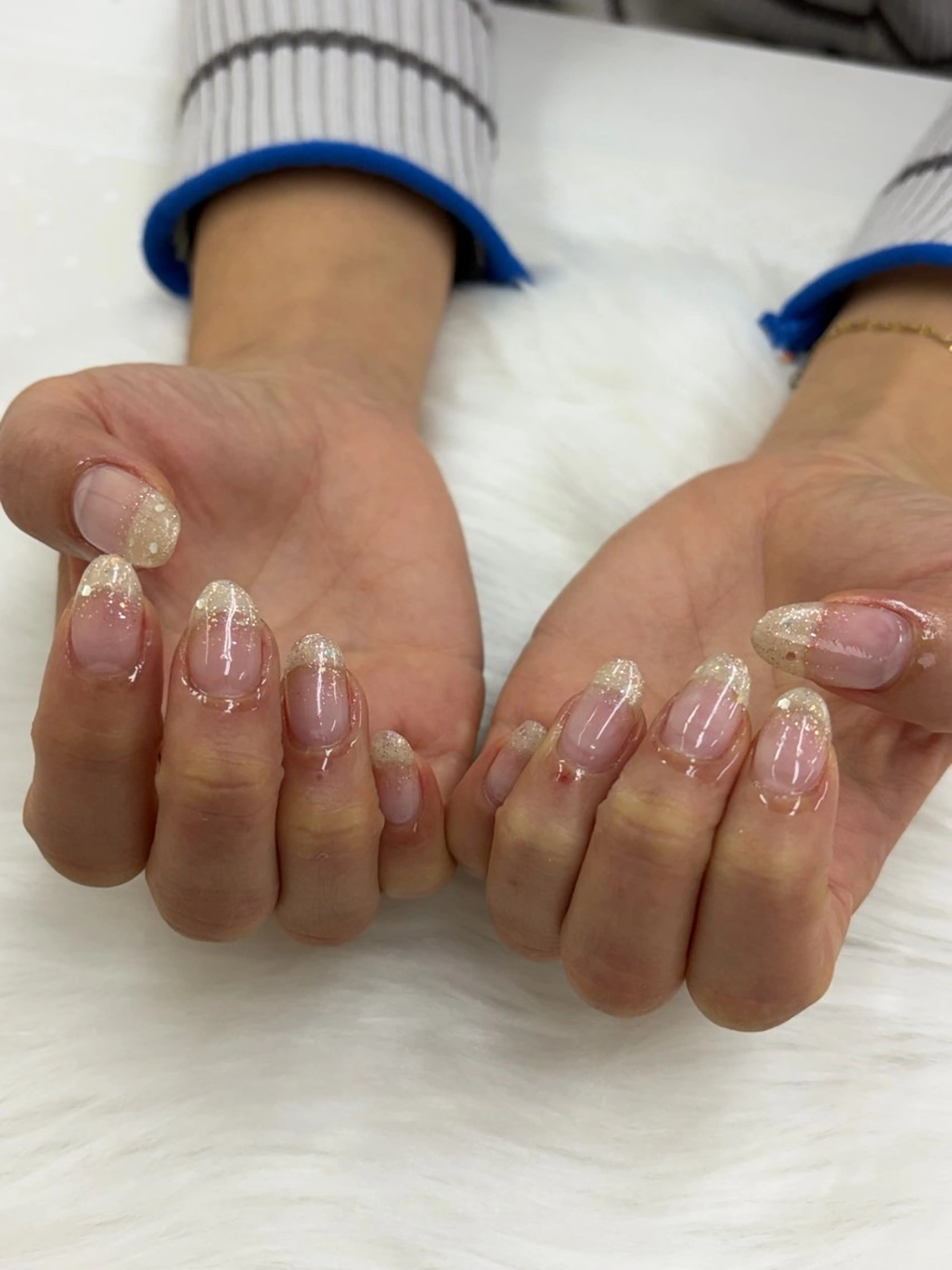 ネイル グラデーション ラメ(グリッター) ラメグラデーション アンベリール所属・アンベリール FUJIOKAのネイルデザイン