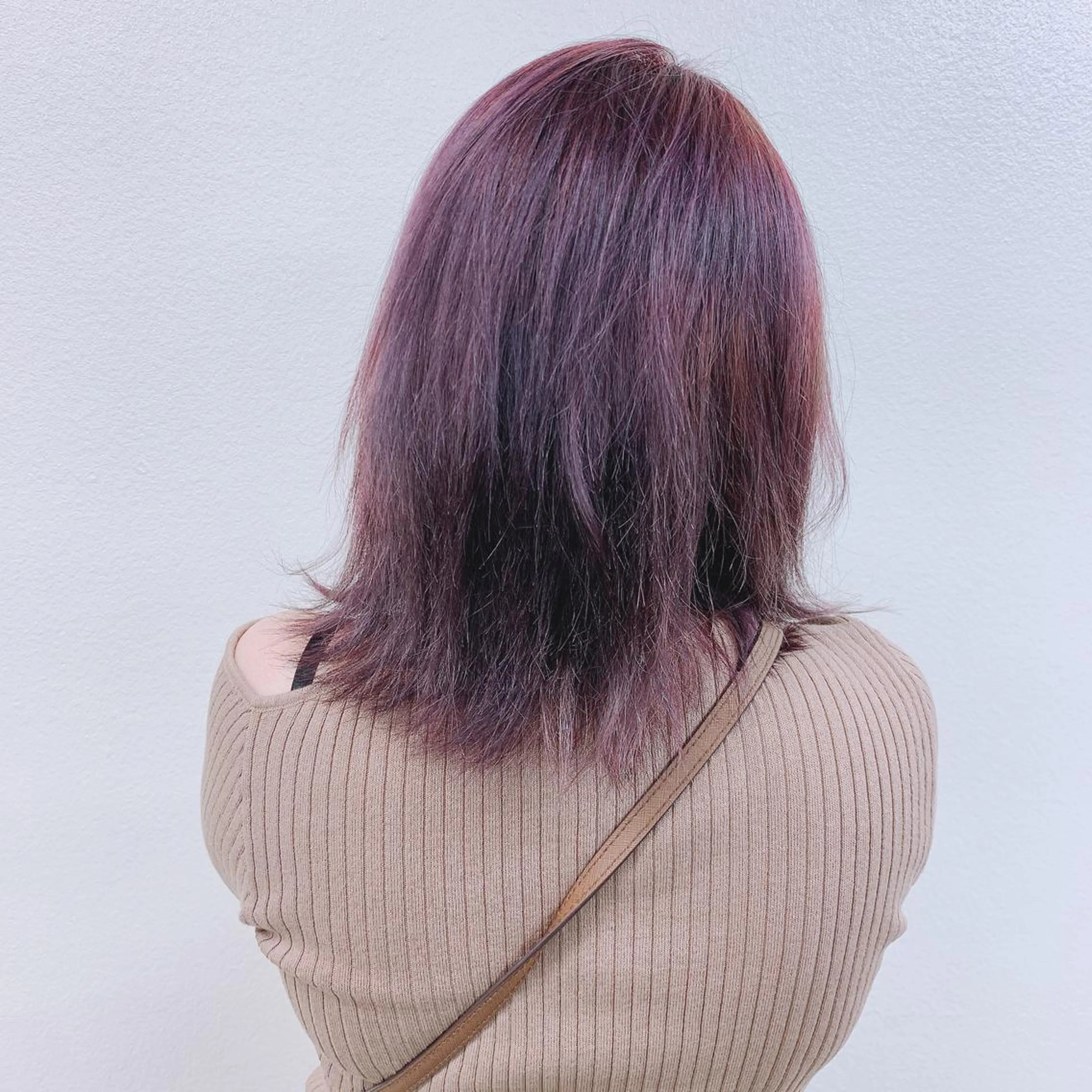 ミディアム カラー ラベンダーカラー くすみミルクティー/ ブラウン🪡TOWAのヘアスタイル