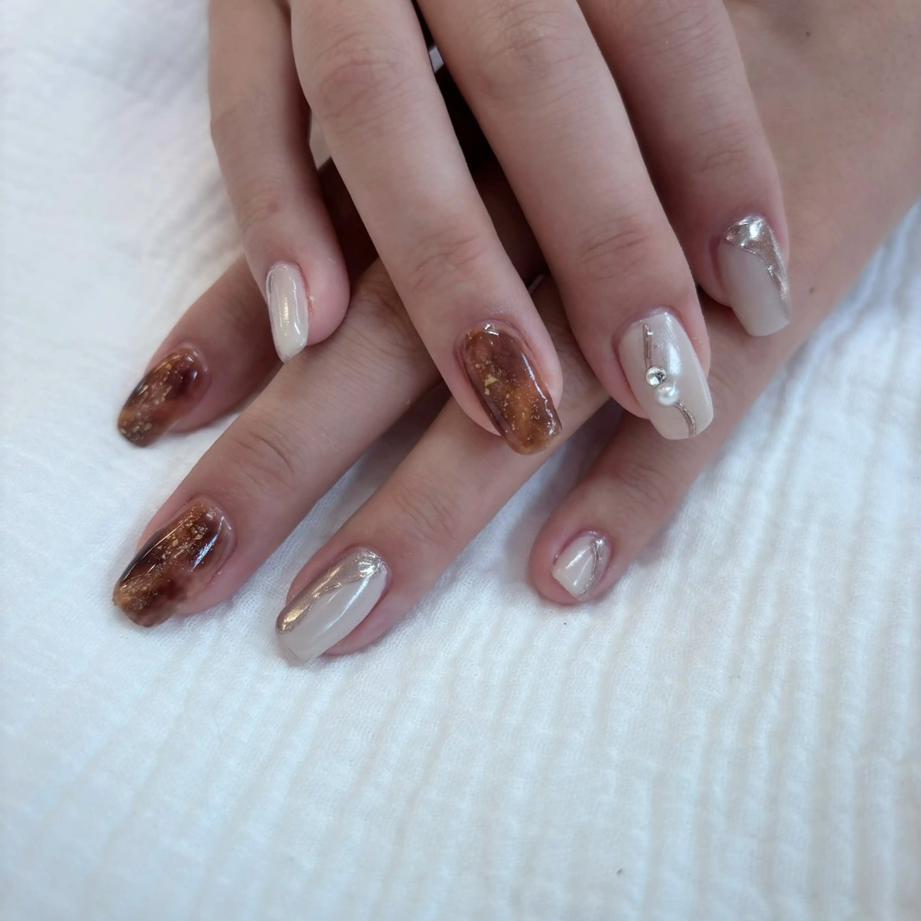 ネイル べっ甲ネイル ハンドネイル 松本 花奈のネイルデザイン