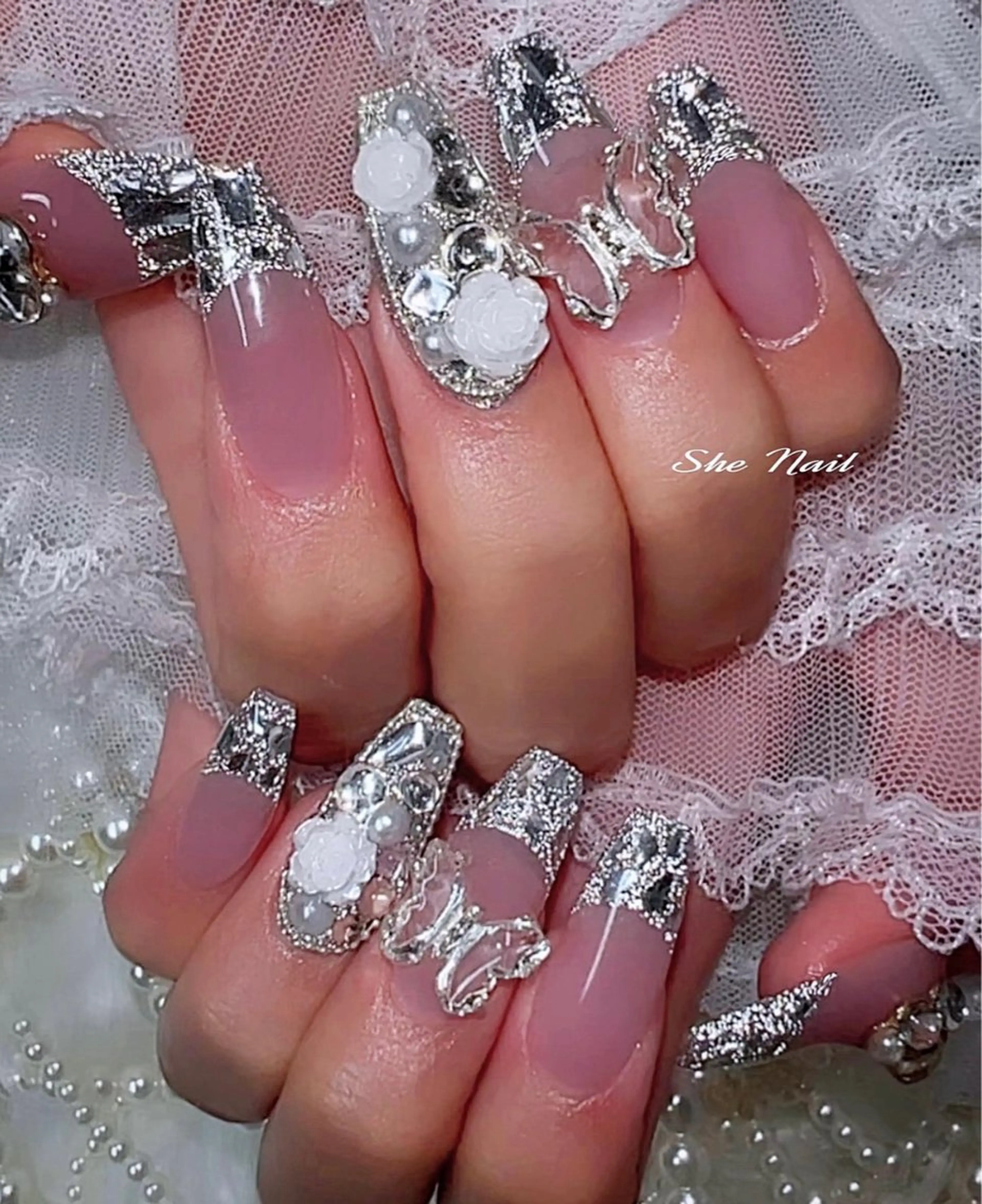 ネイル チークネイル 長さ出し フレンチネイル ガラスフレンチ キラキラネイル ハンドネイル She   Nail所属・ISA_ BELLAのネイルデザイン