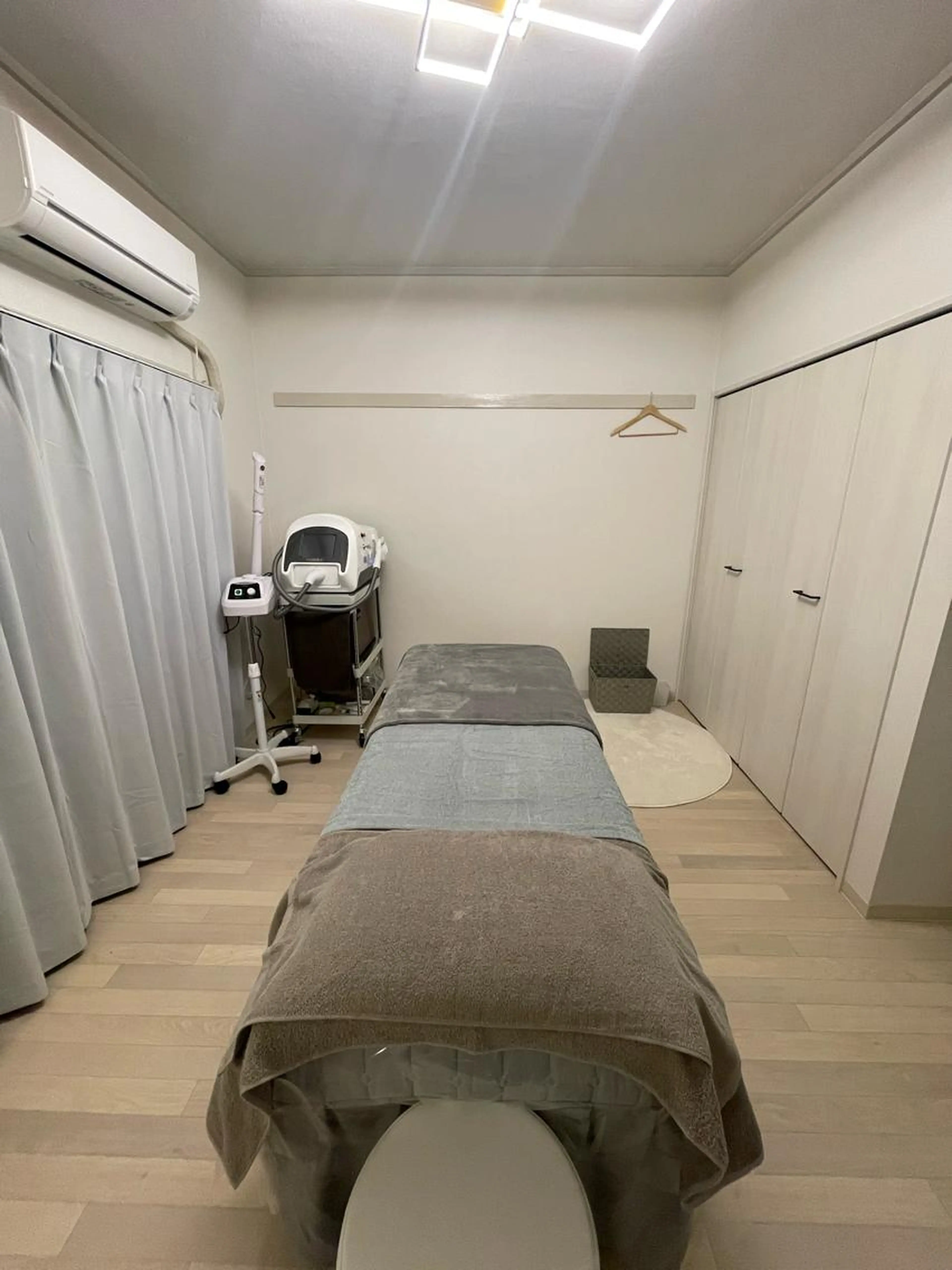 すね毛男子卒業👋🏽足の指から太ももまで【脚全体脱毛】通いやすいセット脱毛です😏💖の写真