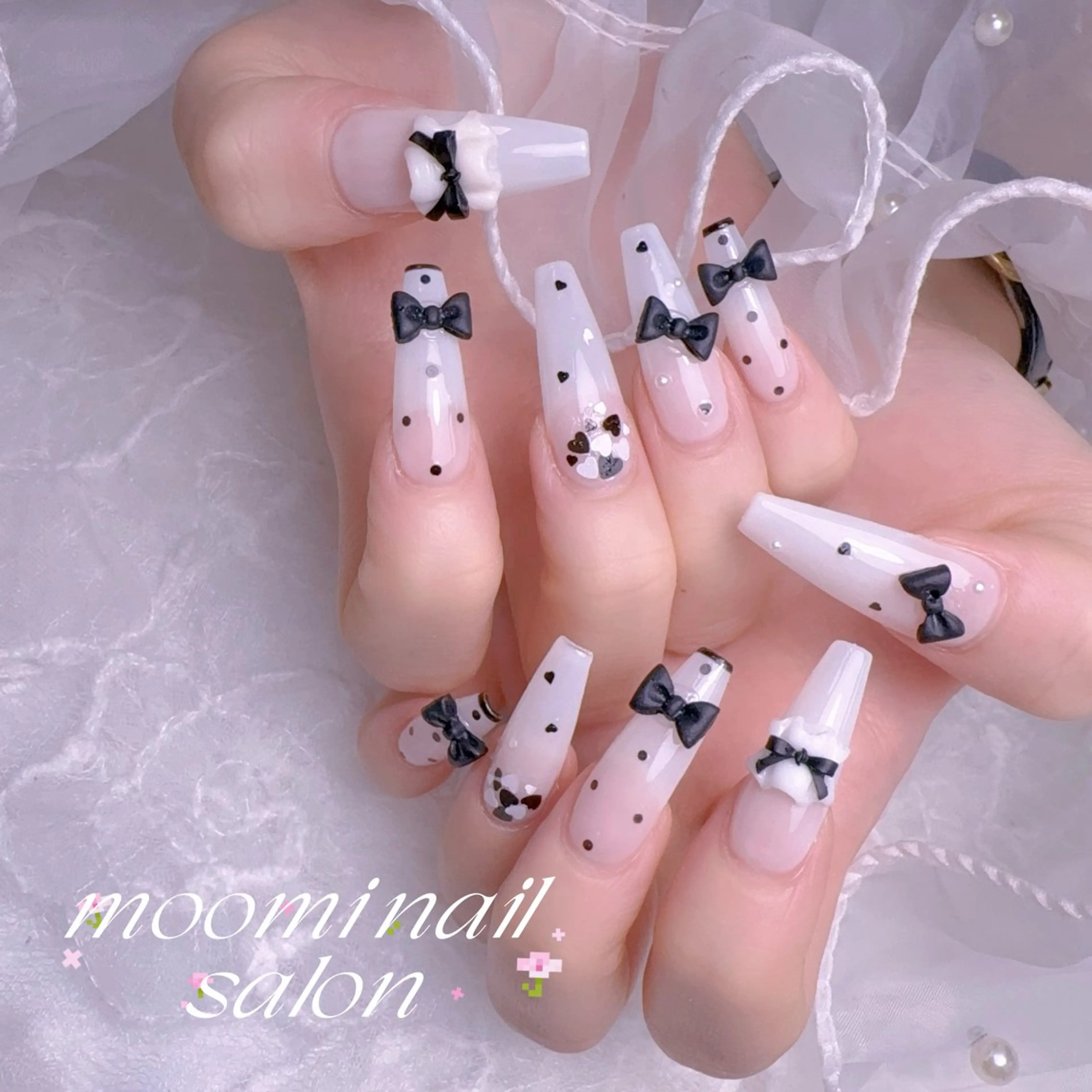 ネイル チークネイル フレンチネイル ジェルネイル グラデーション ハート ハンドネイル moomi nail スカルプ専門のネイルデザイン