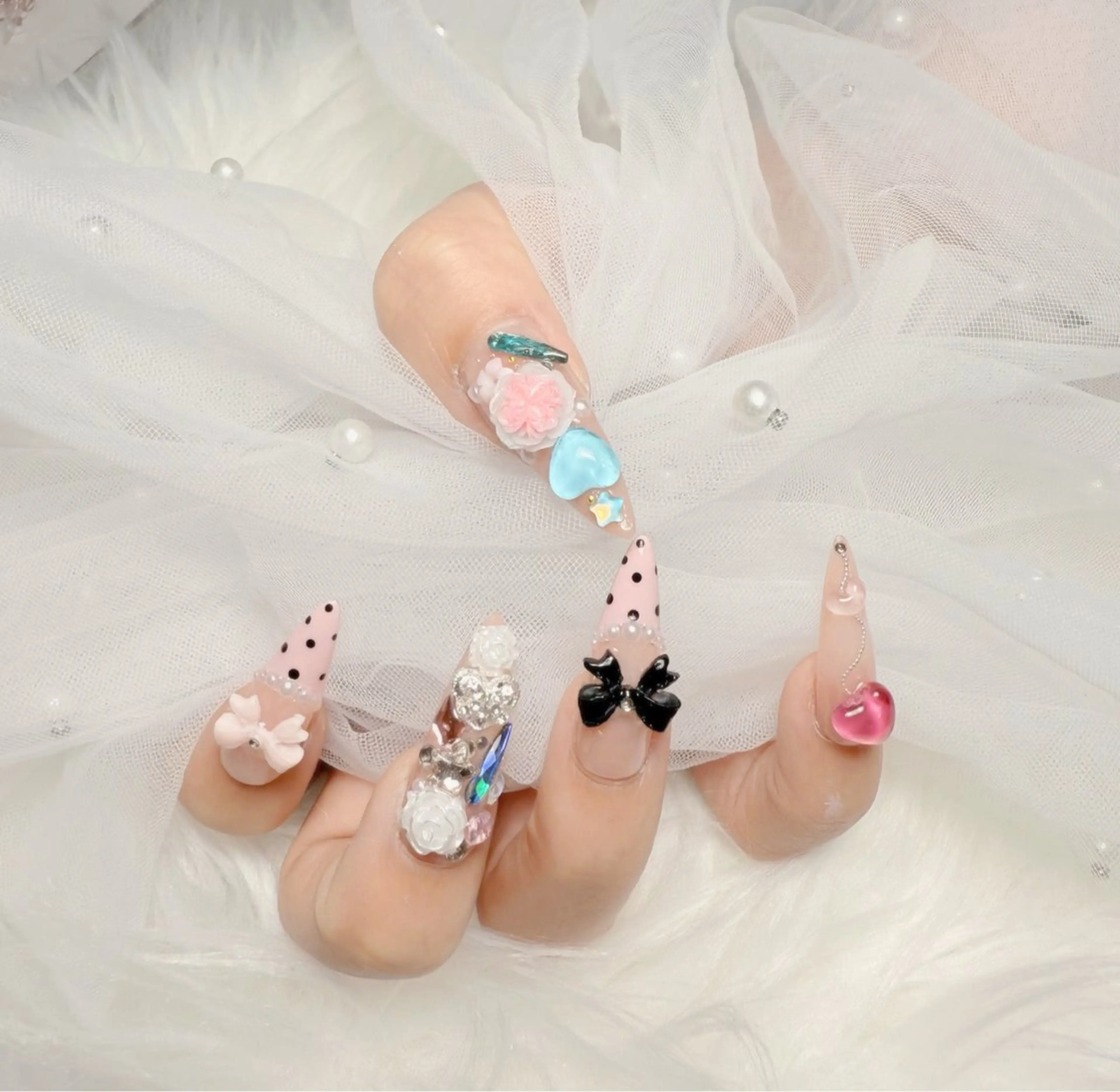 ネイル ボルドー チークネイル 成人式 フレンチネイル グラデーション ハンドネイル Lina nail所属・Luna 池袋のネイルデザイン