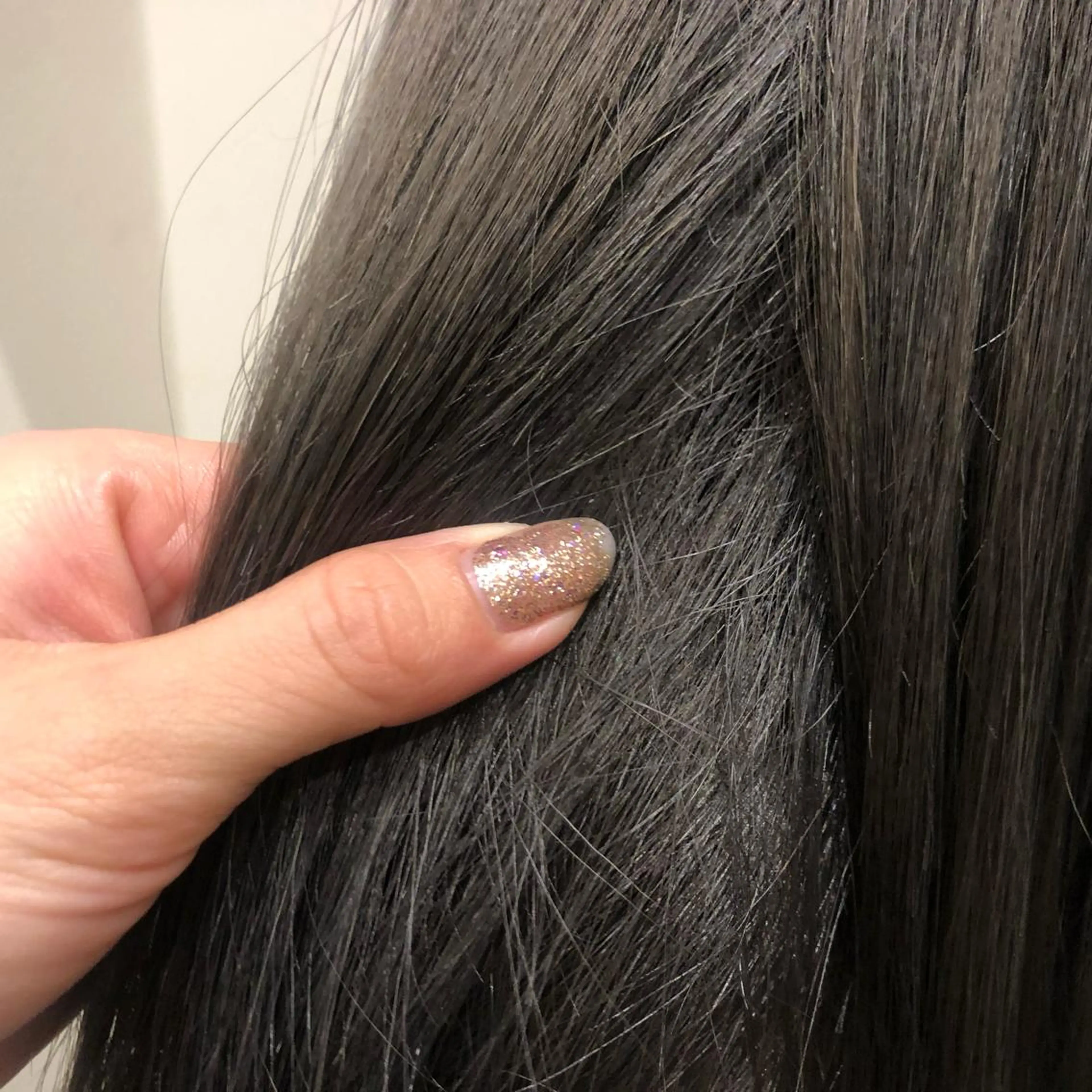 セミロング カラー 透明感カラー 落合　眺 (オチアイ　ノゾミ)のヘアスタイル