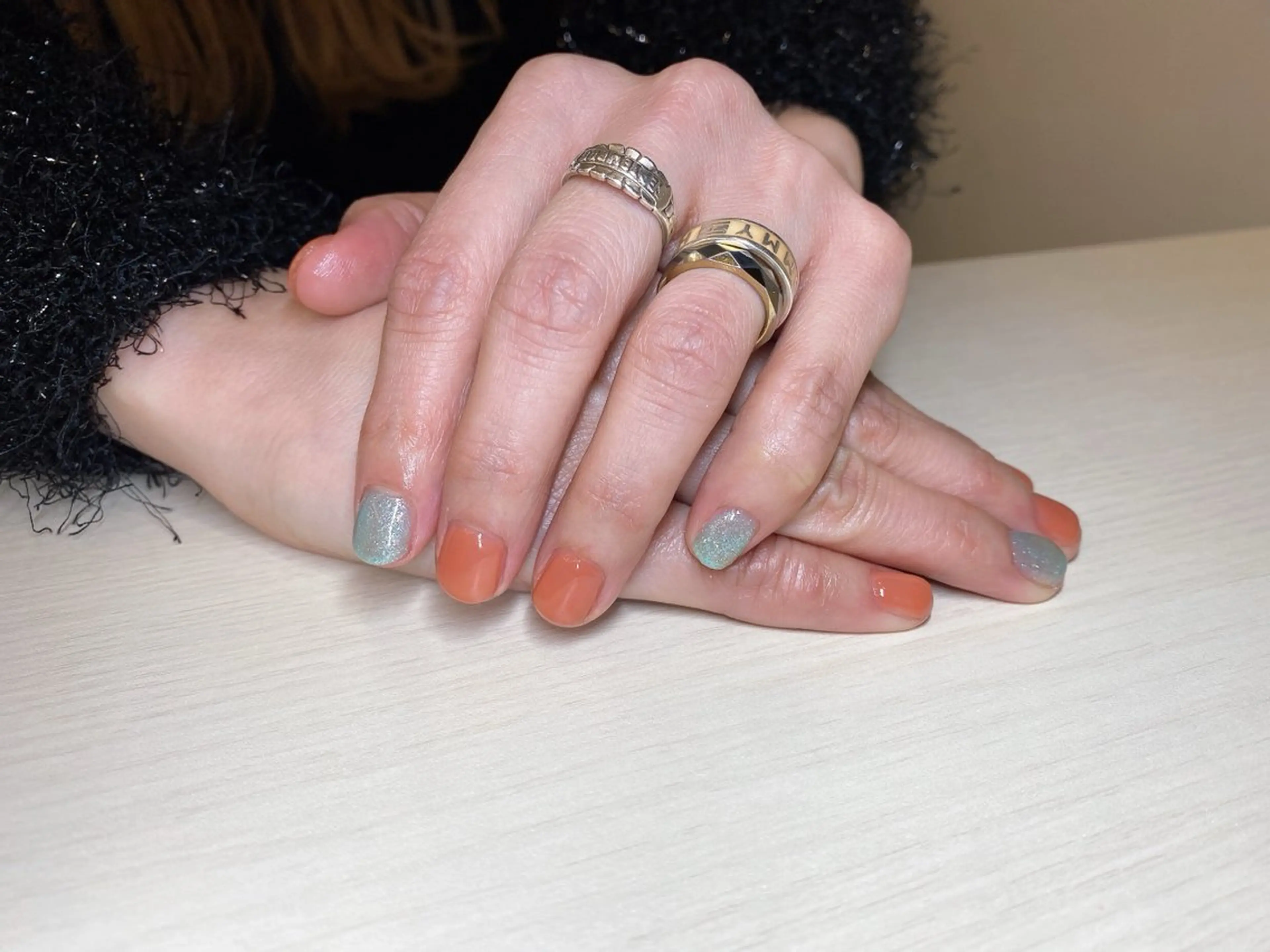 ネイル ラメ(グリッター) 水色 ワンカラーネイル オレンジ 齋藤 優花のネイルデザイン