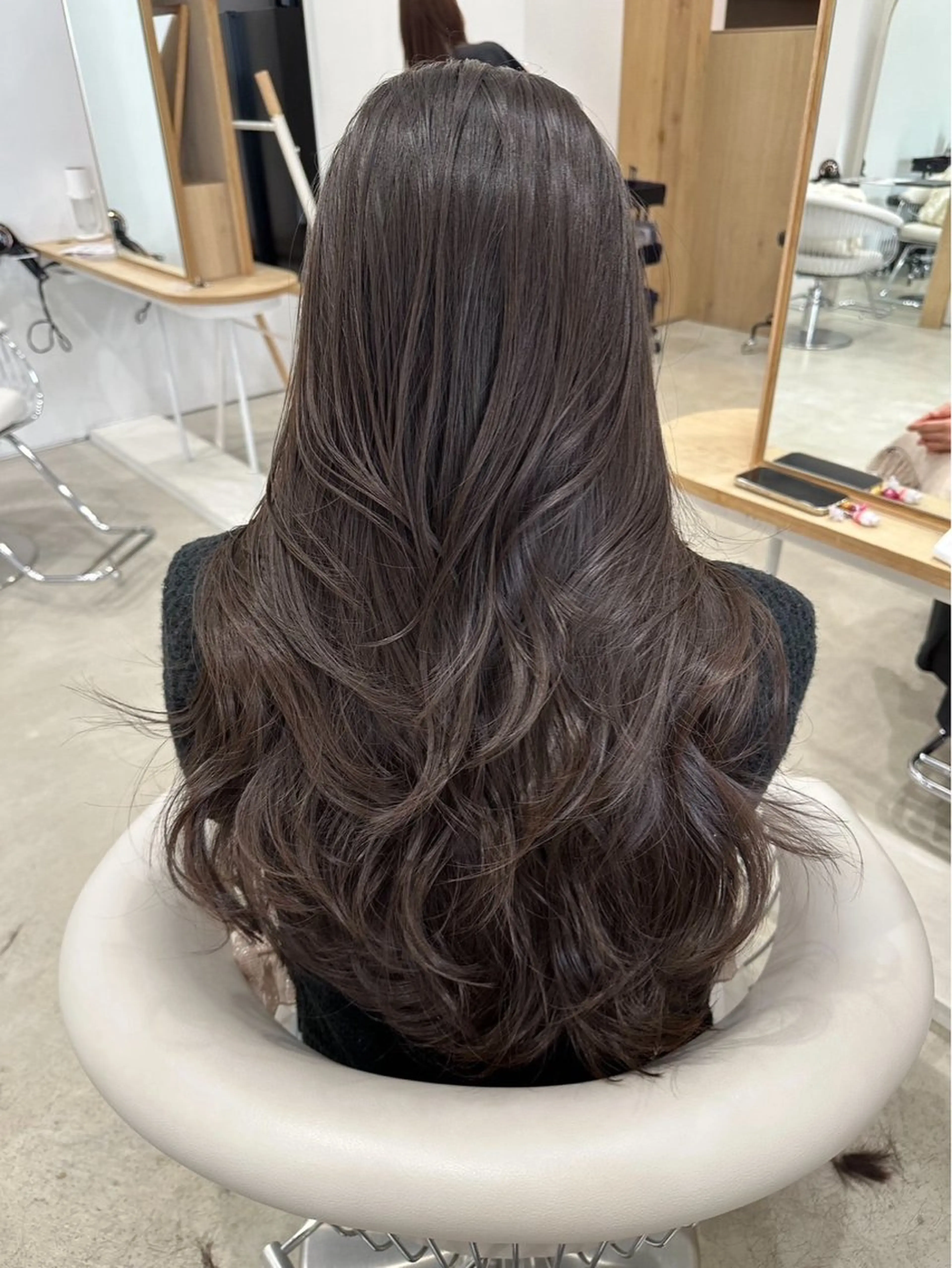 ロング カラー 髙木 由支奈のヘアスタイル