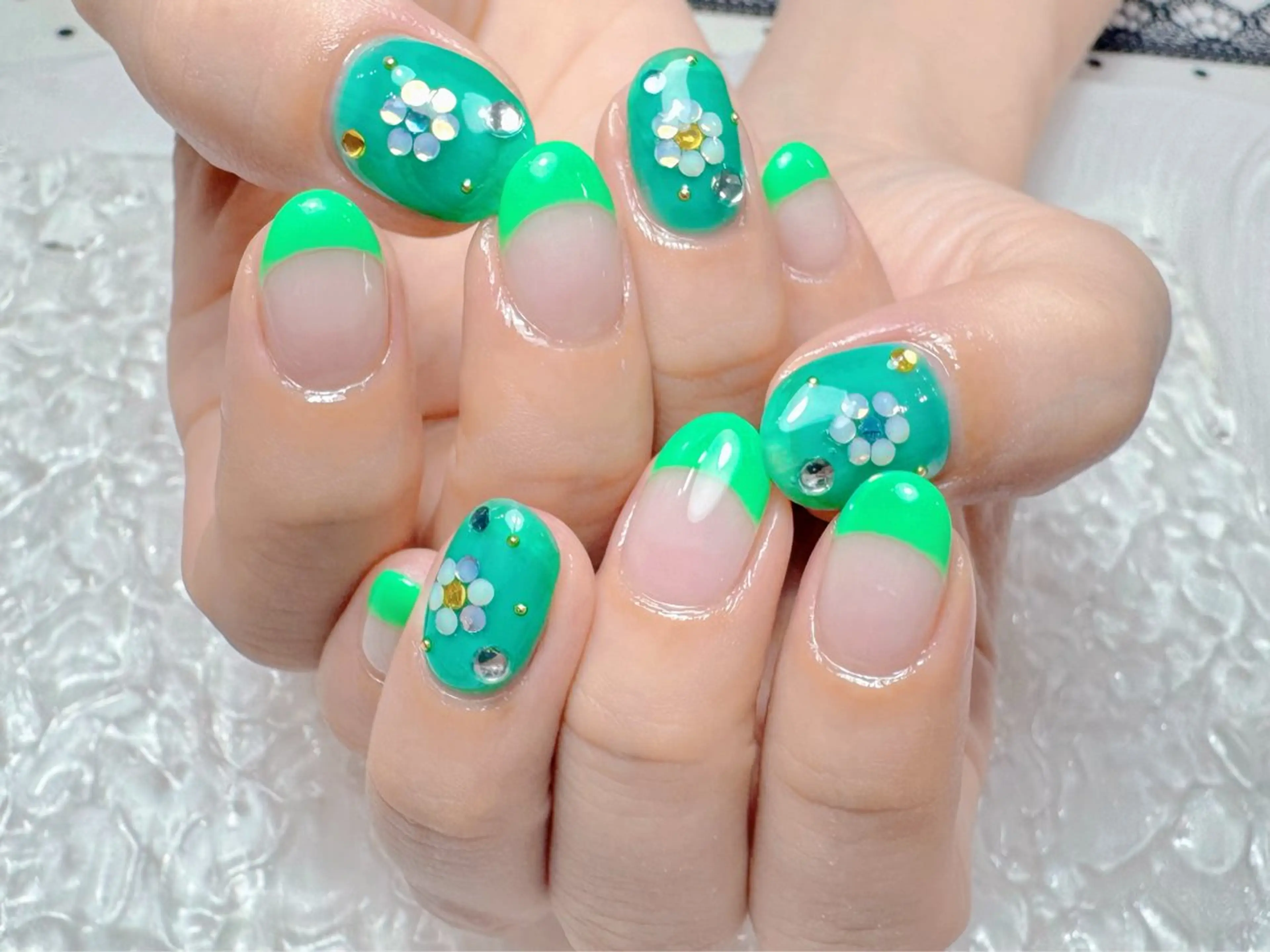 ネイル マジックミラー所属・マジック ミラーのネイルデザイン