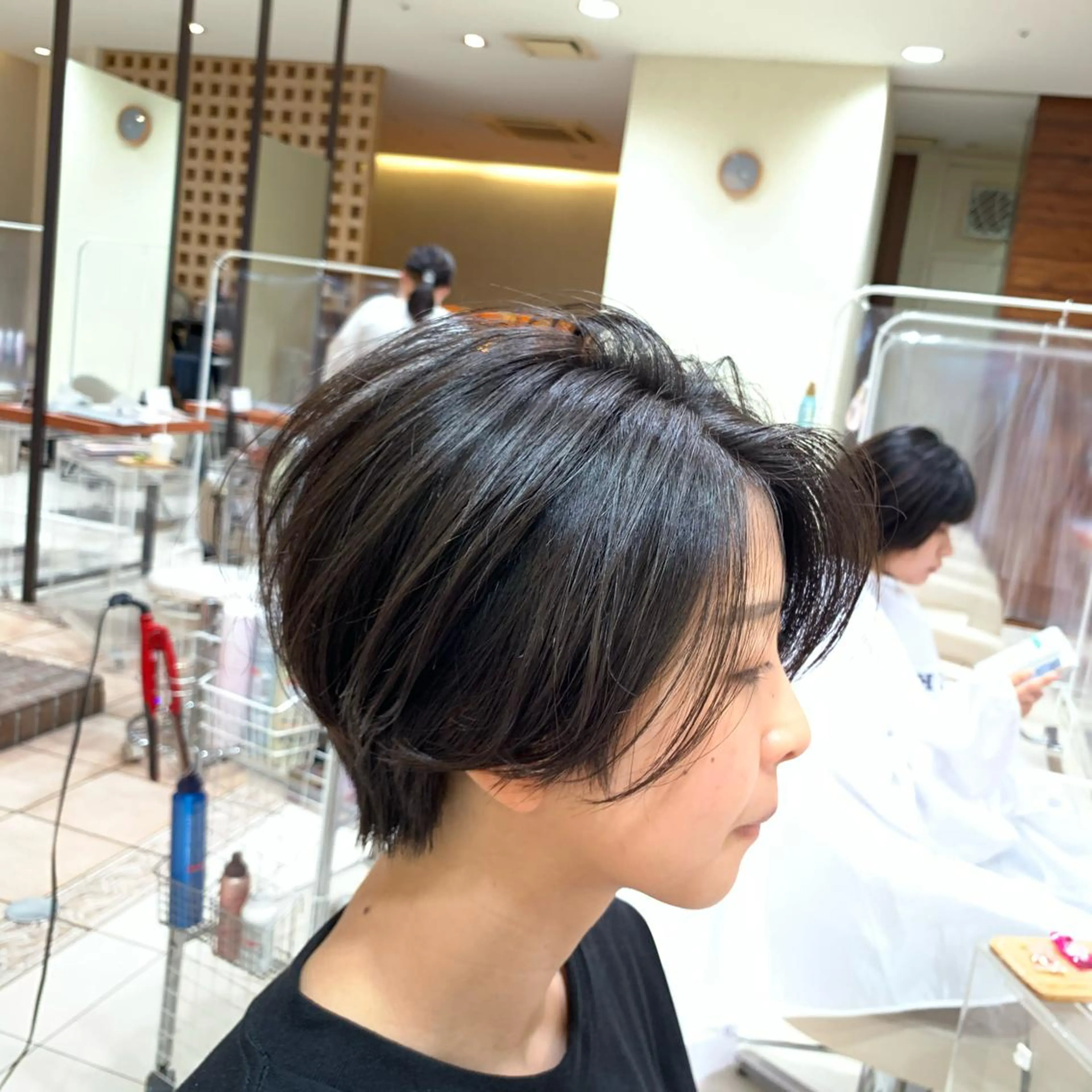 ショート MODEks eau 佐藤優志のヘアスタイル