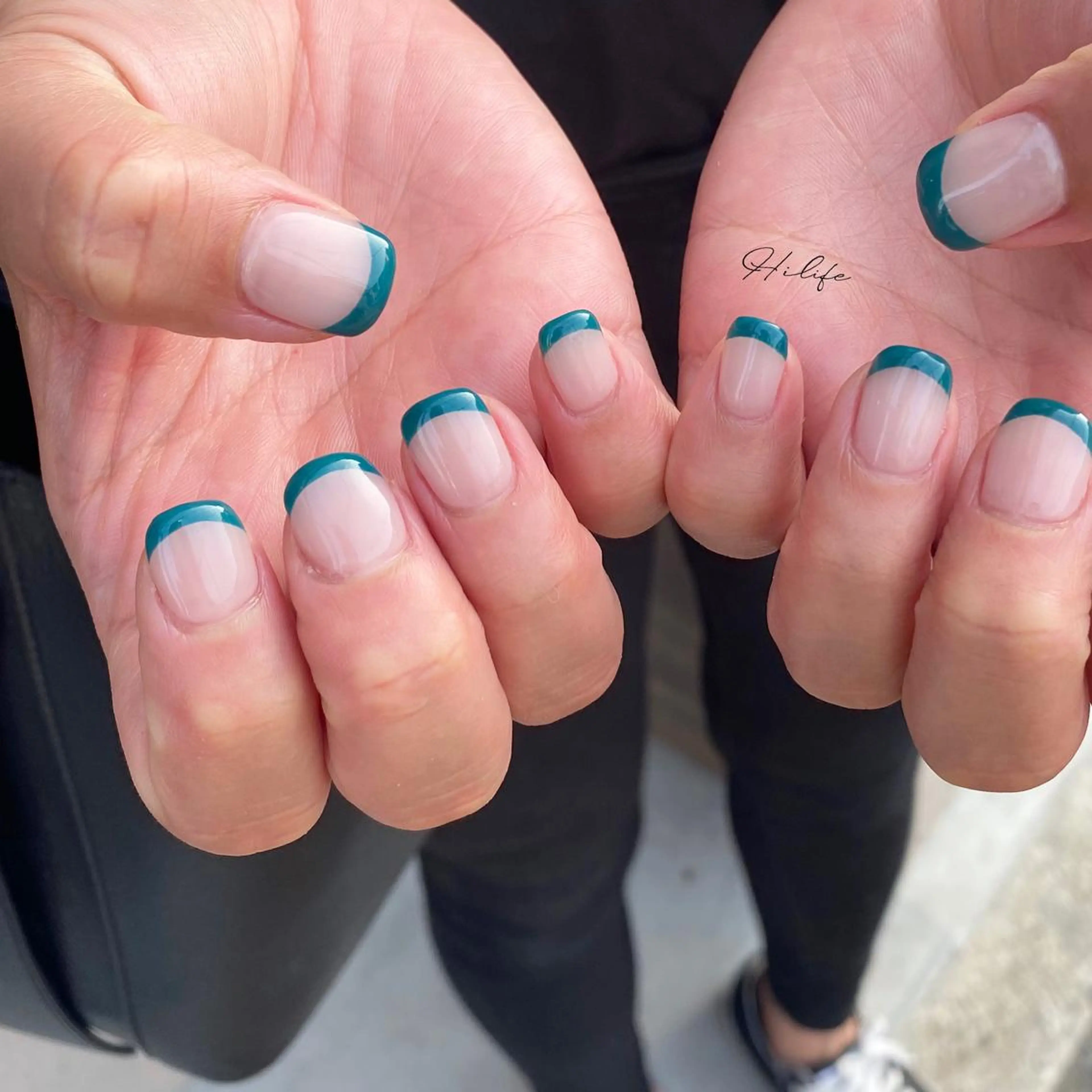 ネイル フレンチネイル ネイルチップ Nail Adore.のネイルデザイン