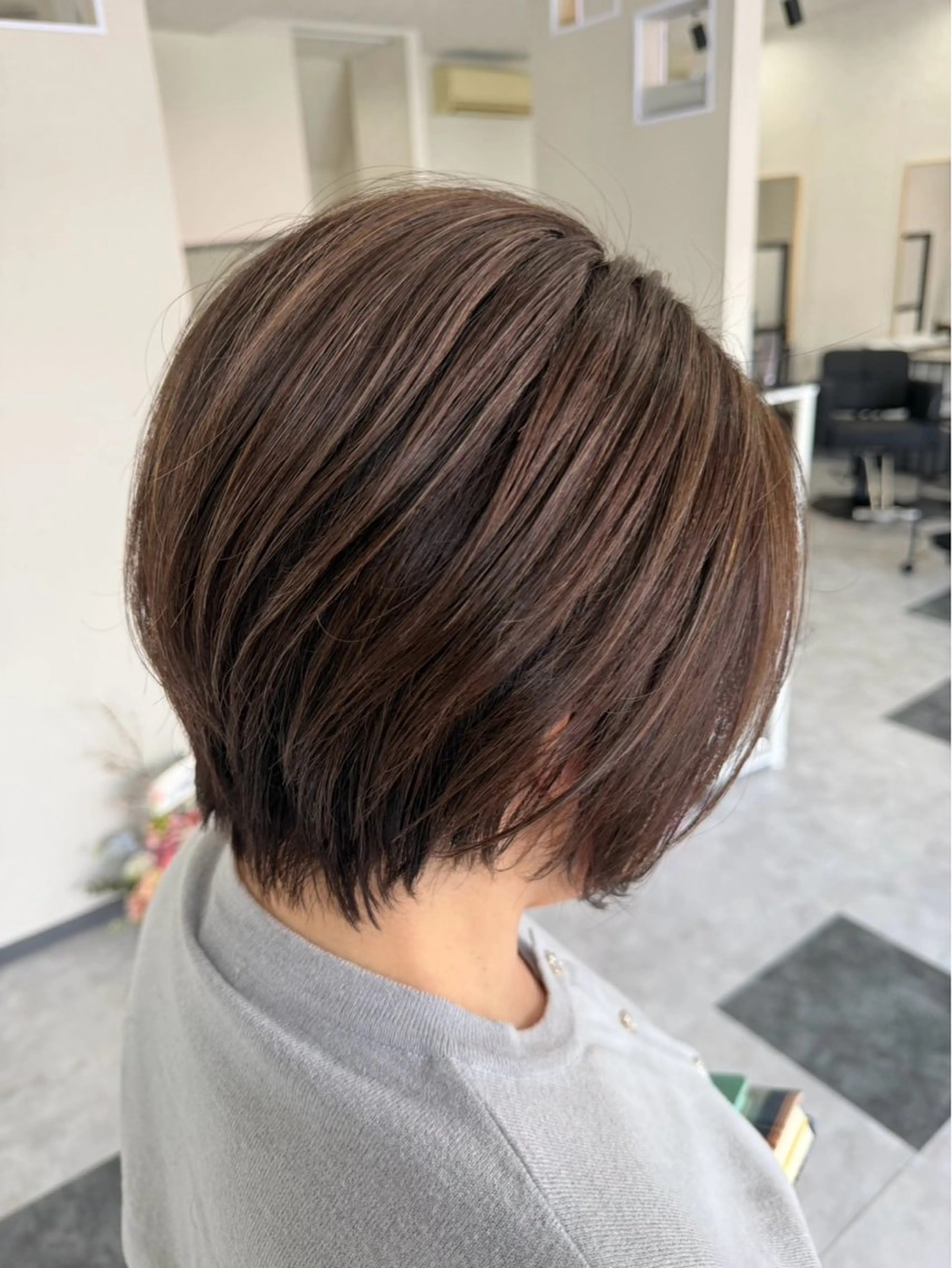 ショート ハイライト 髪質改善 レイヤーカット ショートヘア 縮毛矯正 ヘアカラー SUGAMI ✴︎ Hikariのヘアスタイル