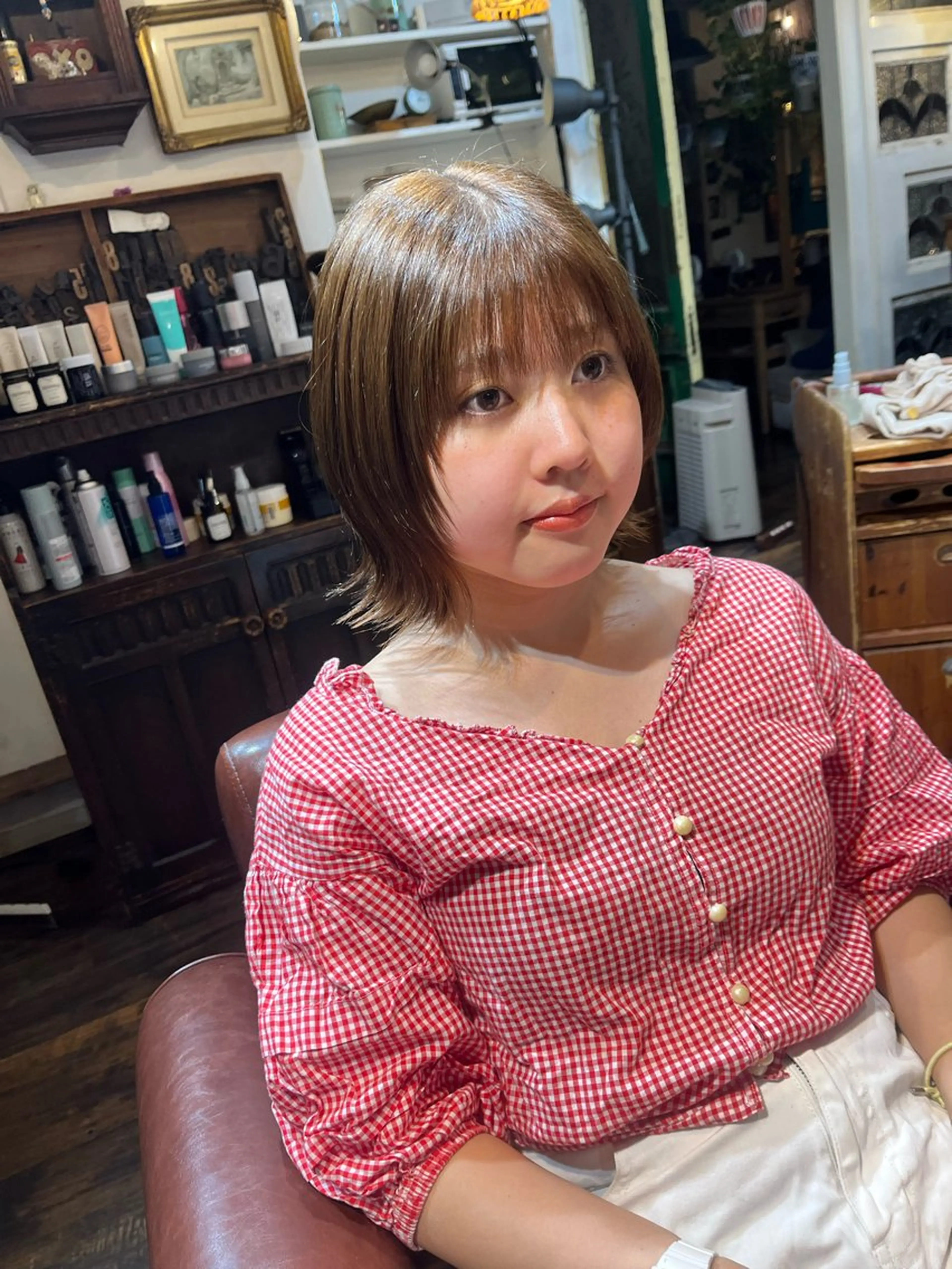 ミディアム カラー ボブ 顔周りカット レイヤーカット 外ハネヘア カット ヘアカラー トリートメント ヘッドスパ 抜け感ショート パーマ/緒方椋のヘアスタイル