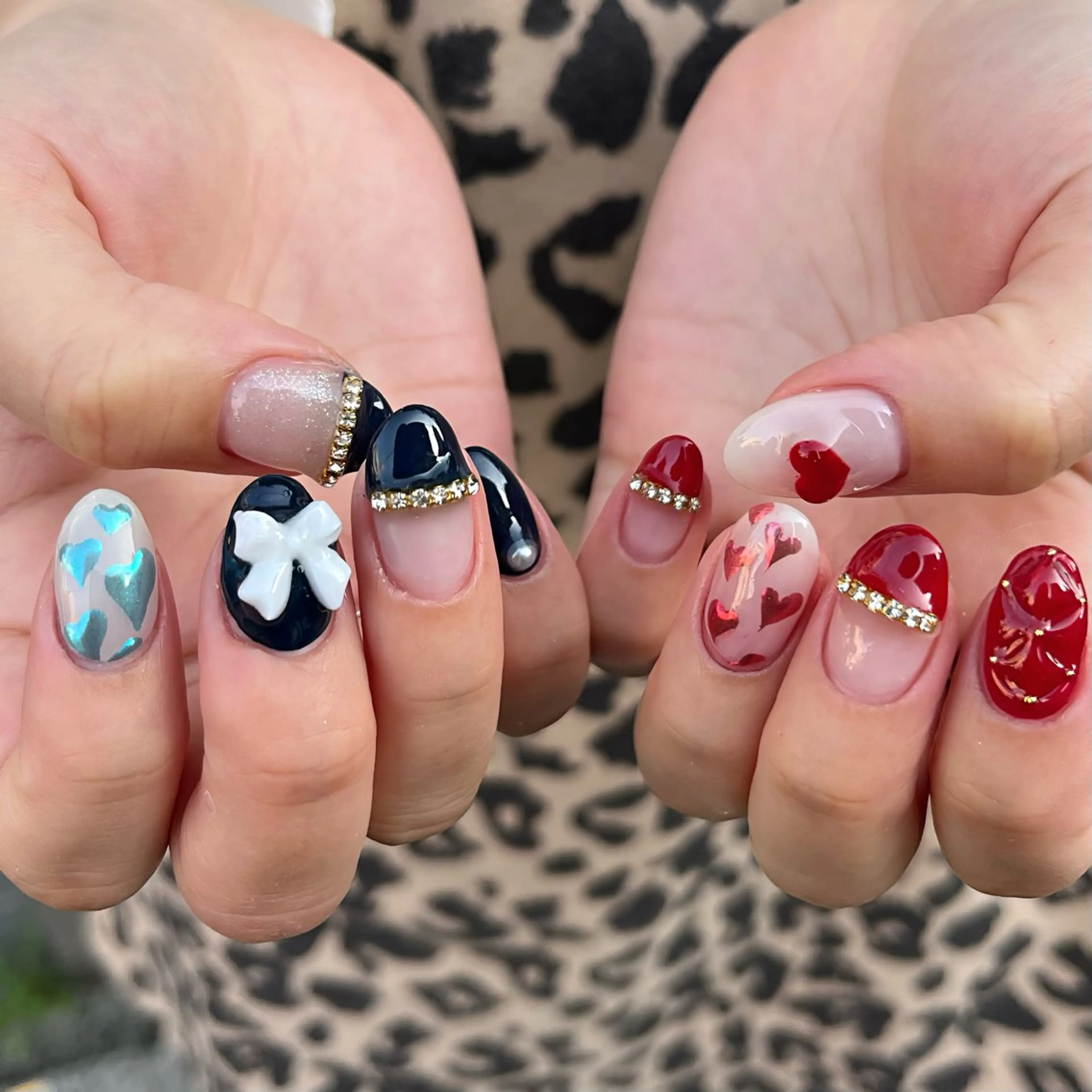 ネイル ハート マグネットネイル ミラーネイル ネイビー 赤色 ハンドネイル 🫧OPELIA NAIL渋谷🫧のネイルデザイン