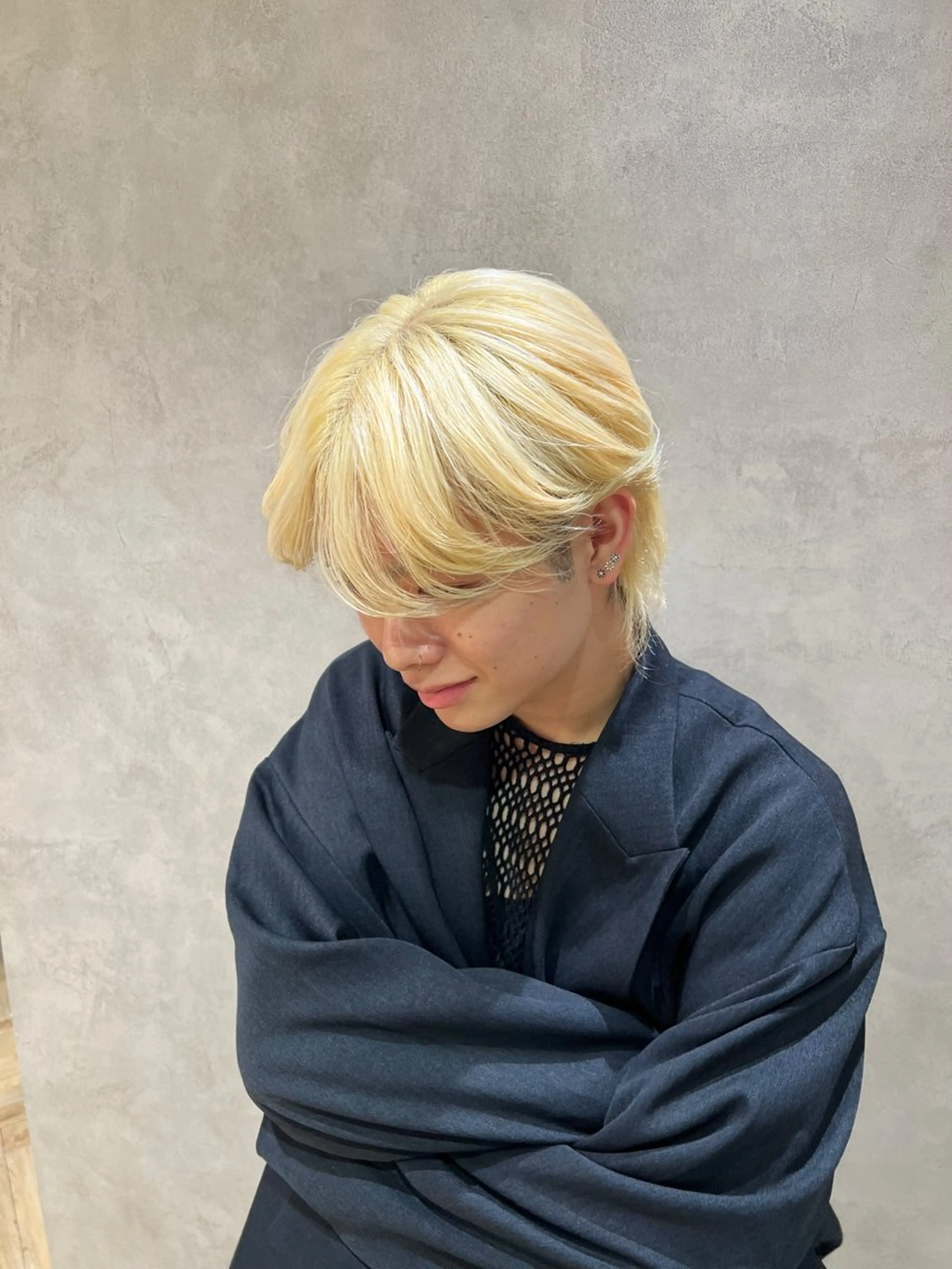 ショート カラー ヘアアレンジ メンズ メンズブリーチ ブリーチ 抜きっぱなしブロンド シルバー 茂木 未海のヘアスタイル