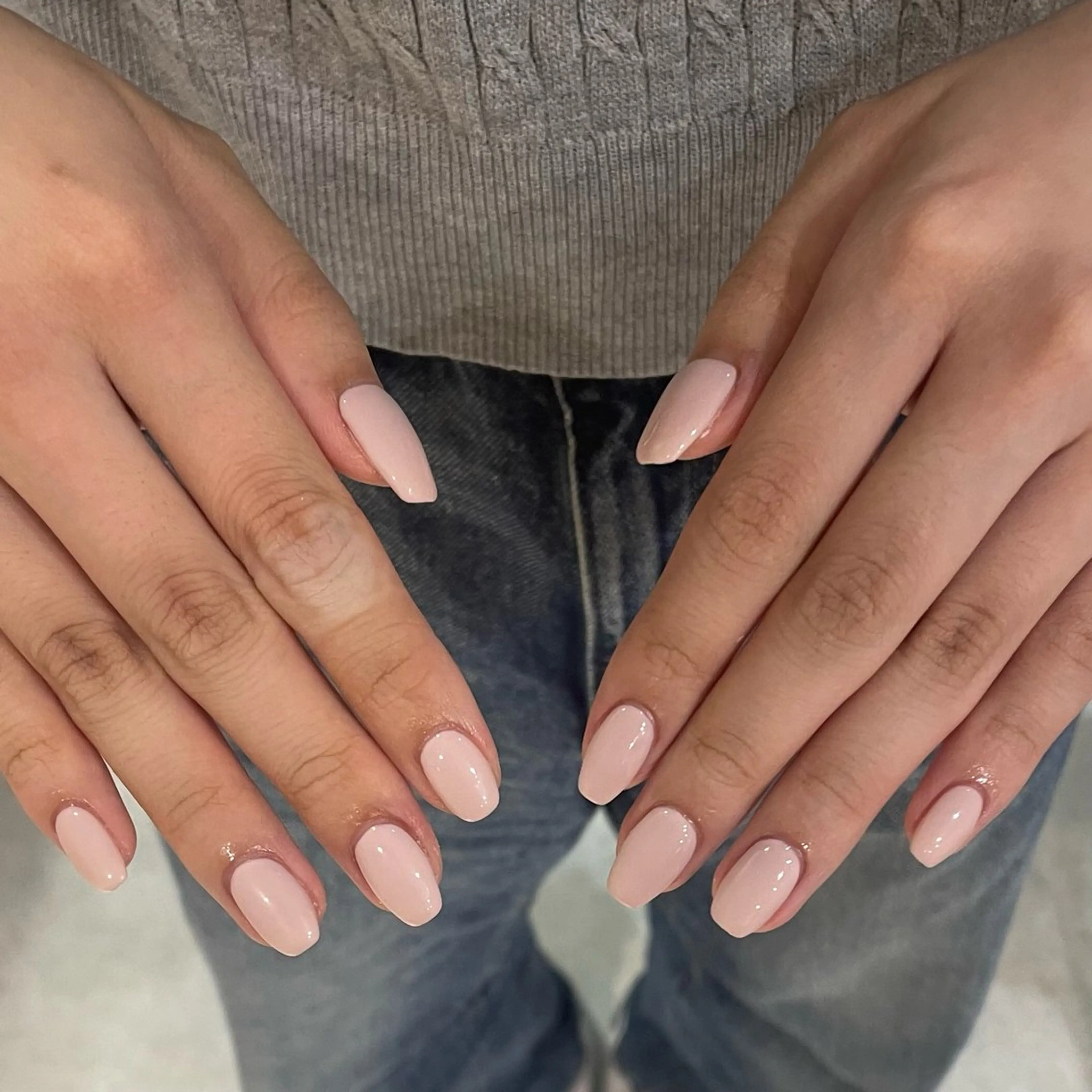 ネイル ハンドネイル 𝑟𝑖𝑠𝑎 🕯‎🤍のネイルデザイン