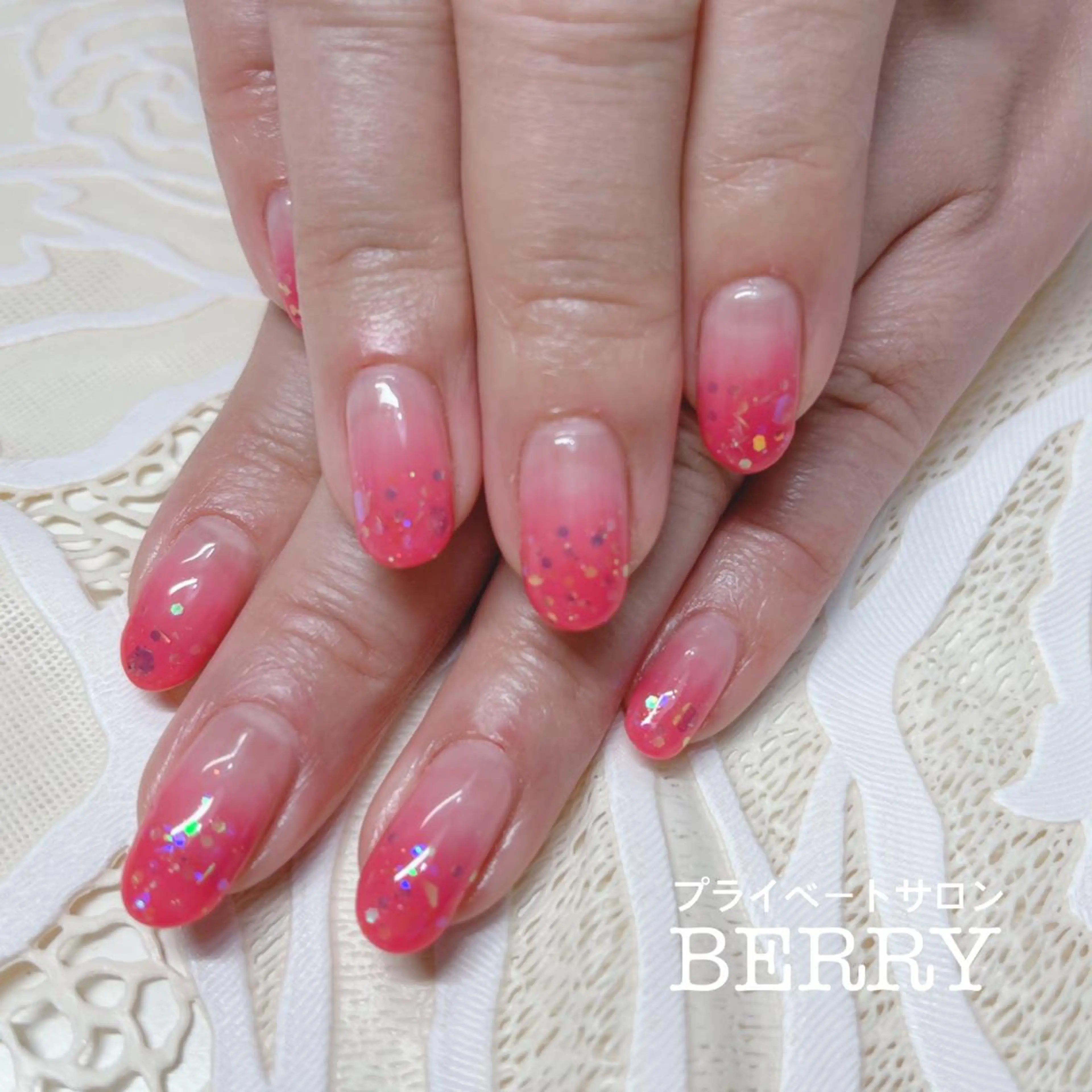ネイル グラデーション ホログラムネイル プライベートサロン BERRY所属・プライベートサロン BERRYのエステ・リラクイメージ