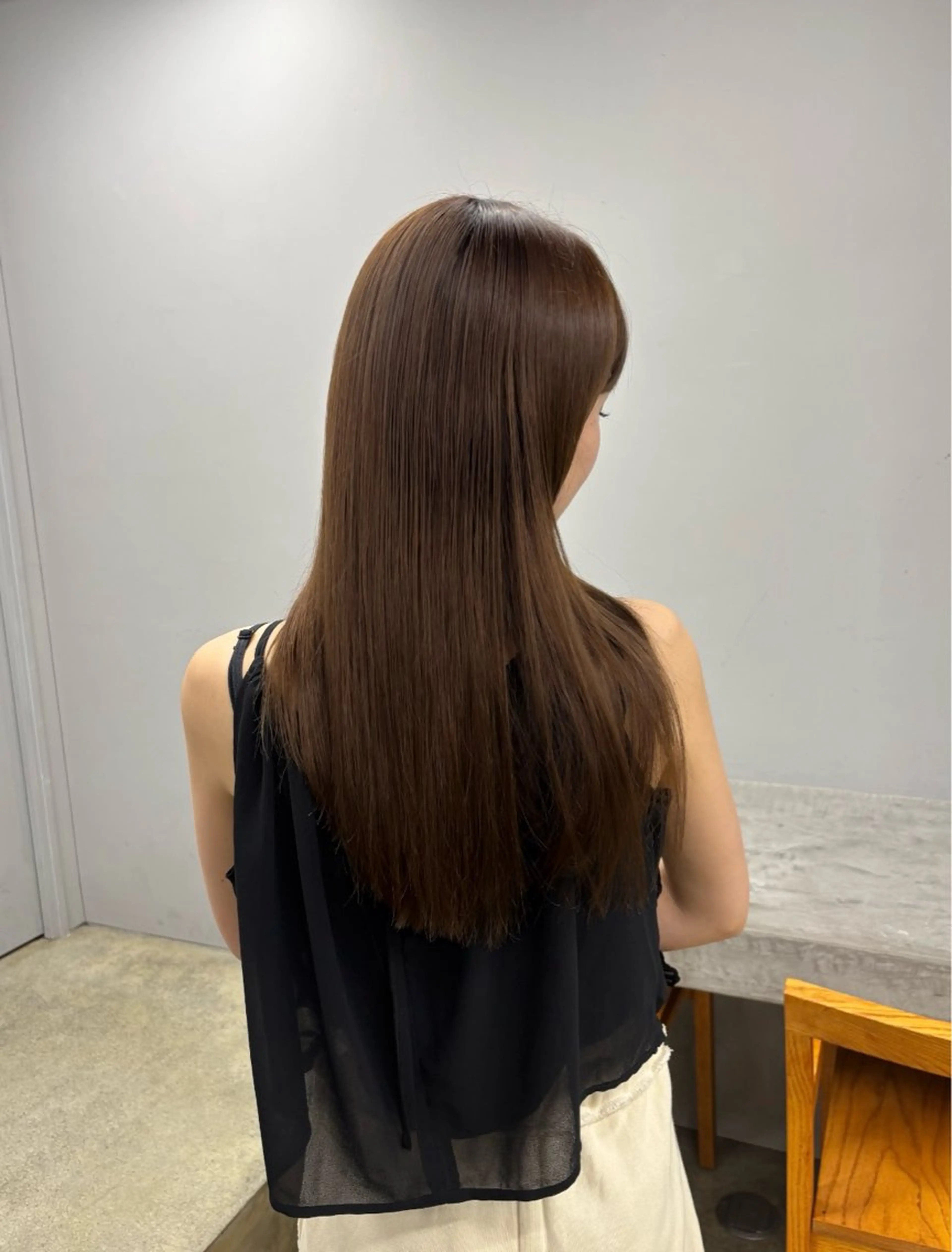 セミロング カラー nude所属・𝐀𝐦𝐞𝐫𝐢 /透明感カラーのヘアスタイル