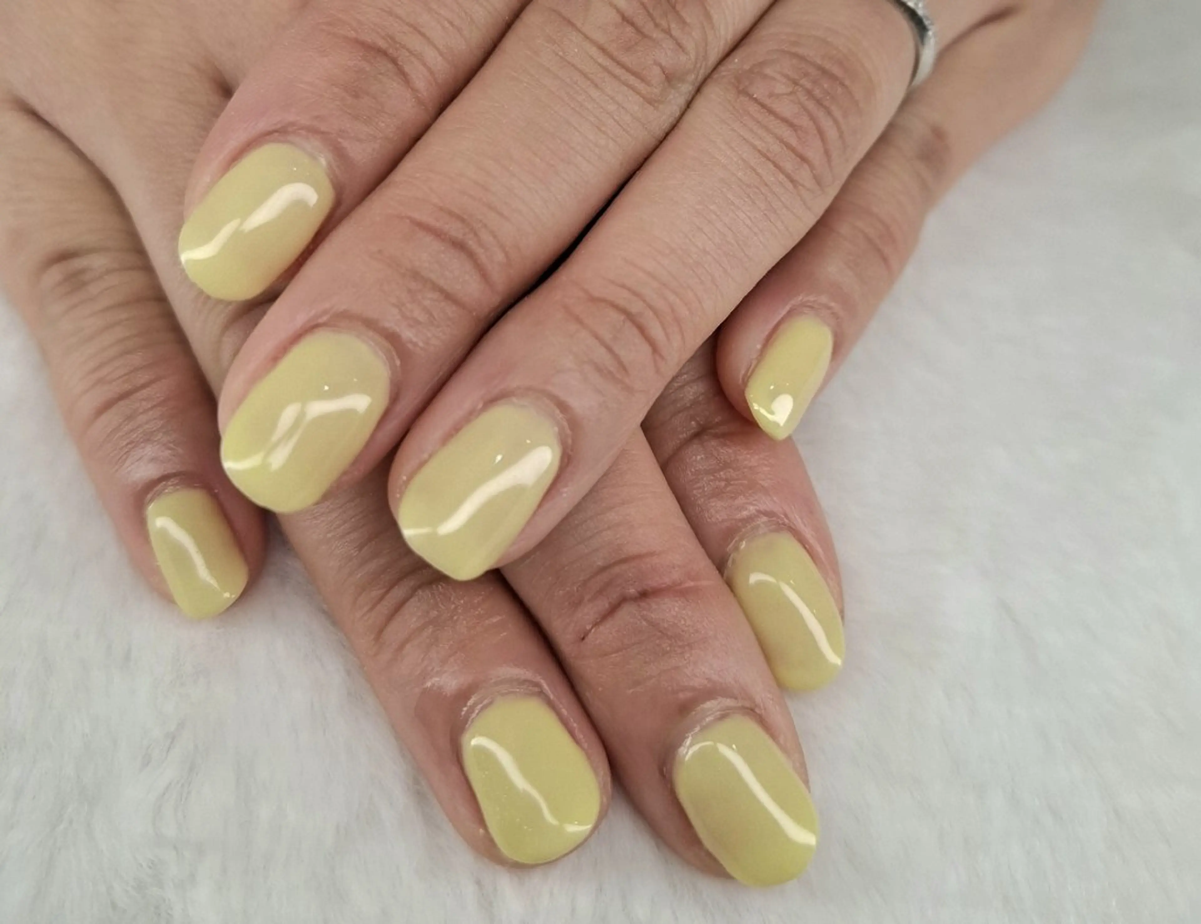 ネイル ワンカラーネイル パステルネイル 春ネイル 黄色 KURONOSUHAIRDESIGN所属・岡林 えりのネイルデザイン