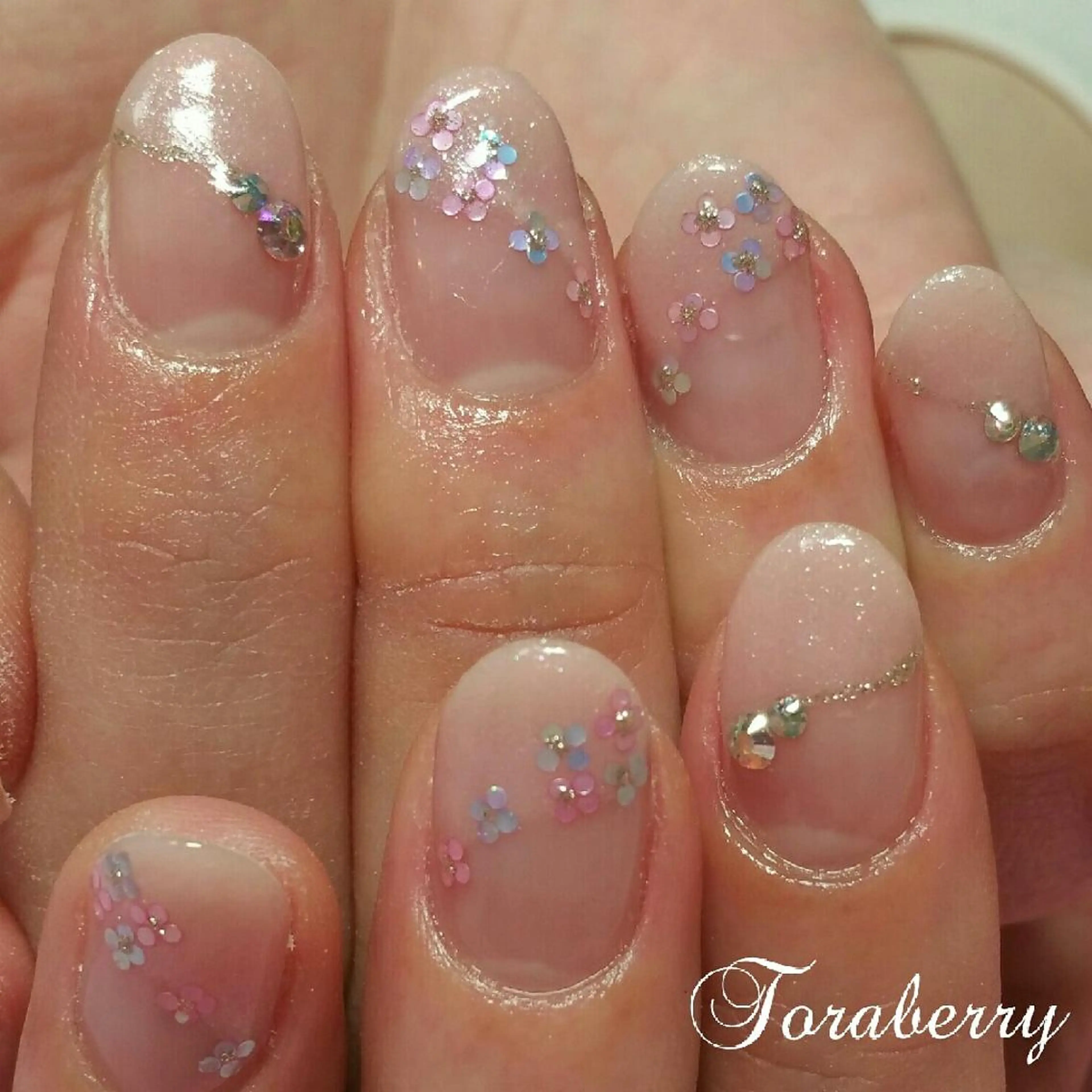 ネイル フレンチネイル ネイリスト なつみのネイルデザイン