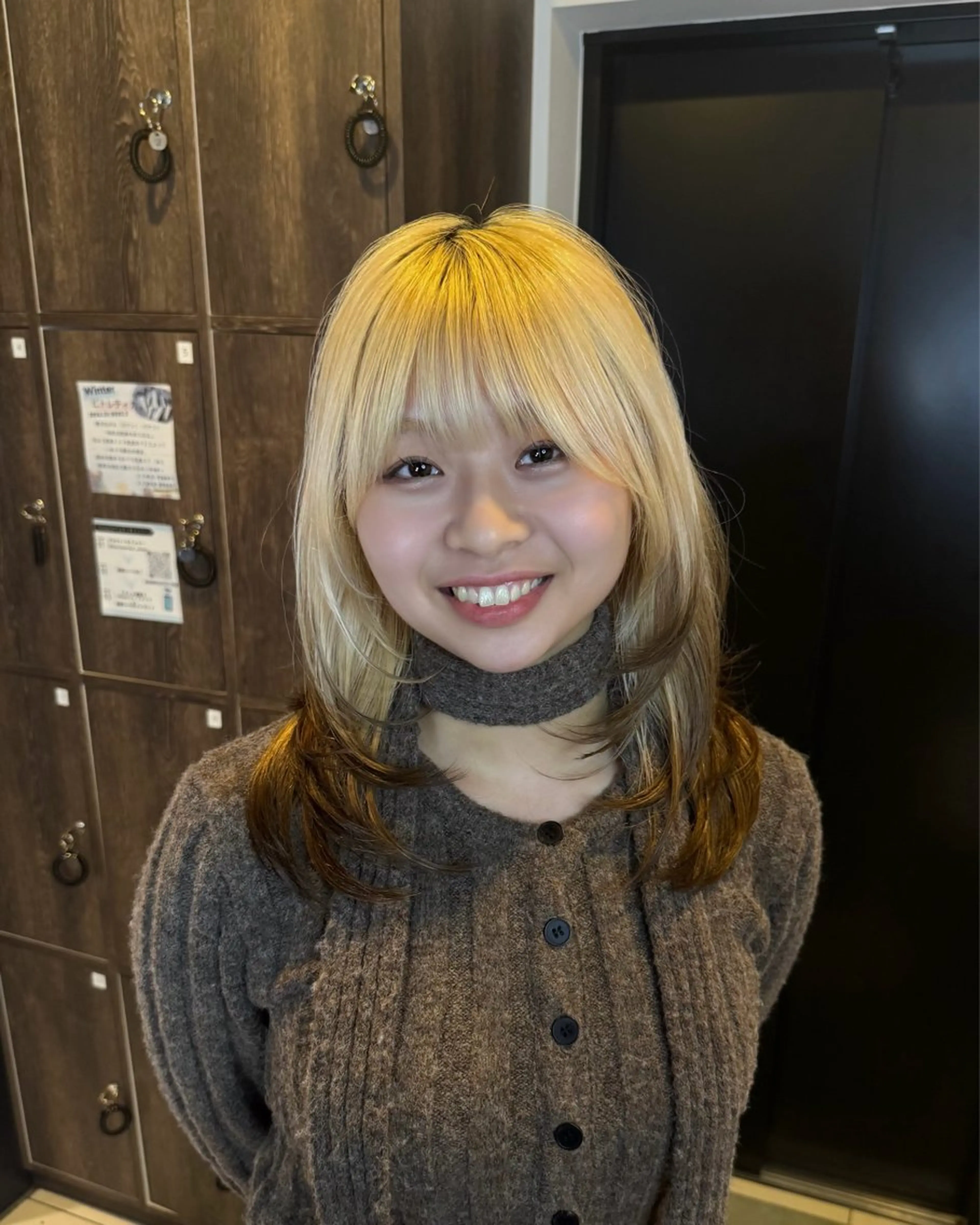 セミロング カラー ブリーチ デザインカラー ハッシュカット レイヤーカット カット Bonheur銀座 /前田 栞九郎のヘアスタイル