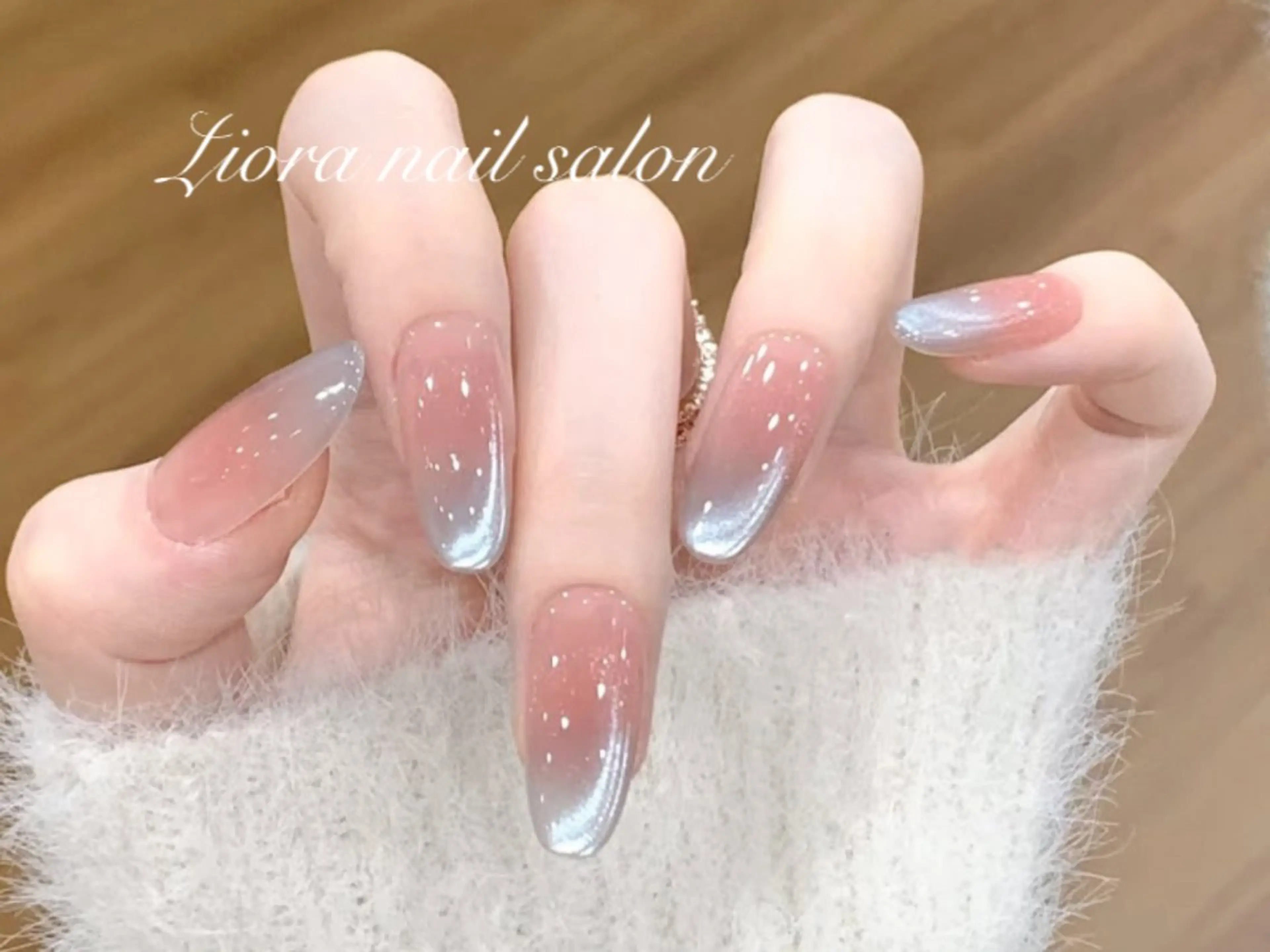 ネイル フレンチネイル ジェルネイル ガーリー グラデーション キラキラネイル ハンドネイル Liora nail 1のネイルデザイン