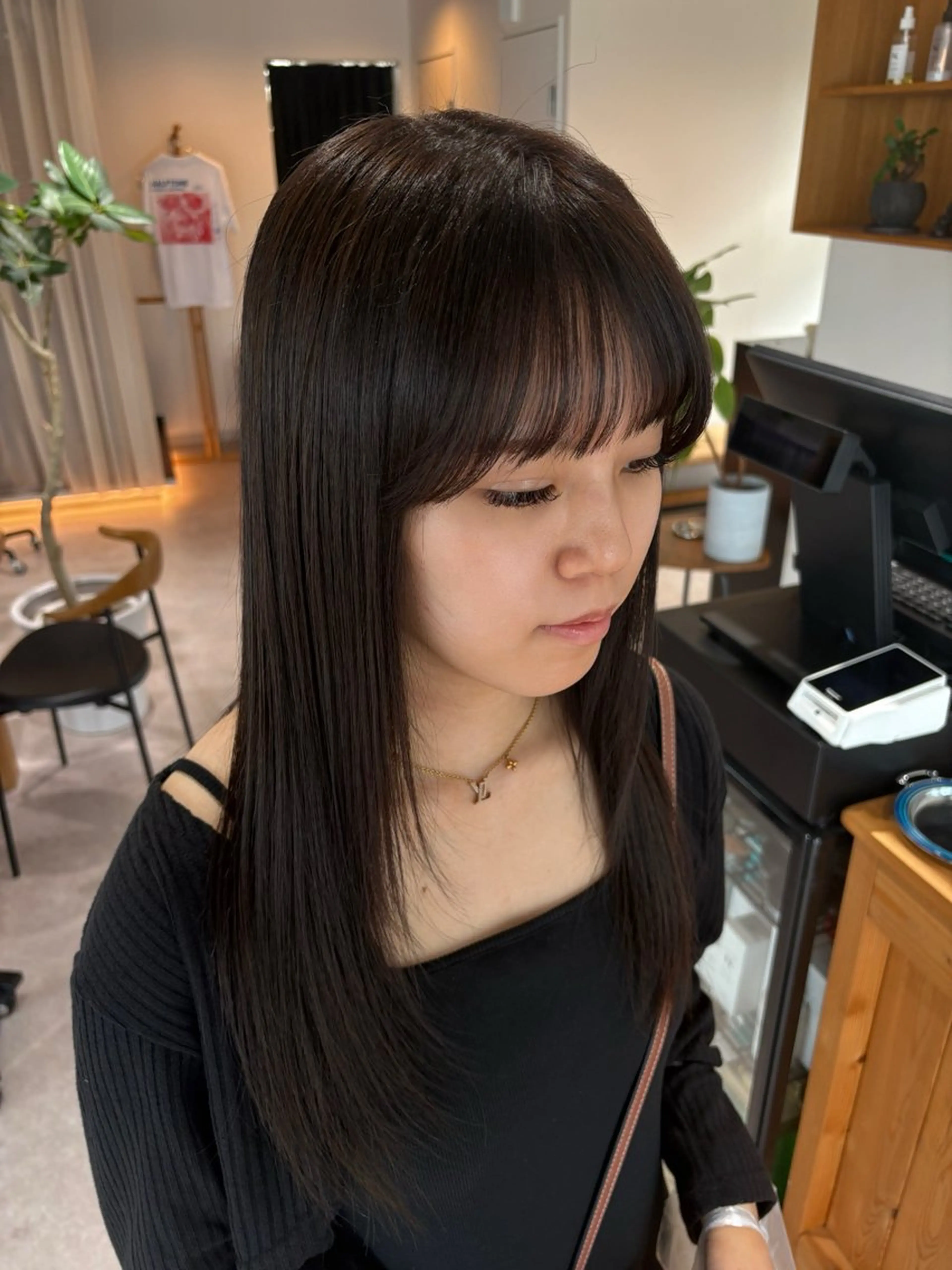 ロング カラー グレージュ ヘアカラー aina / n.w.hのヘアスタイル