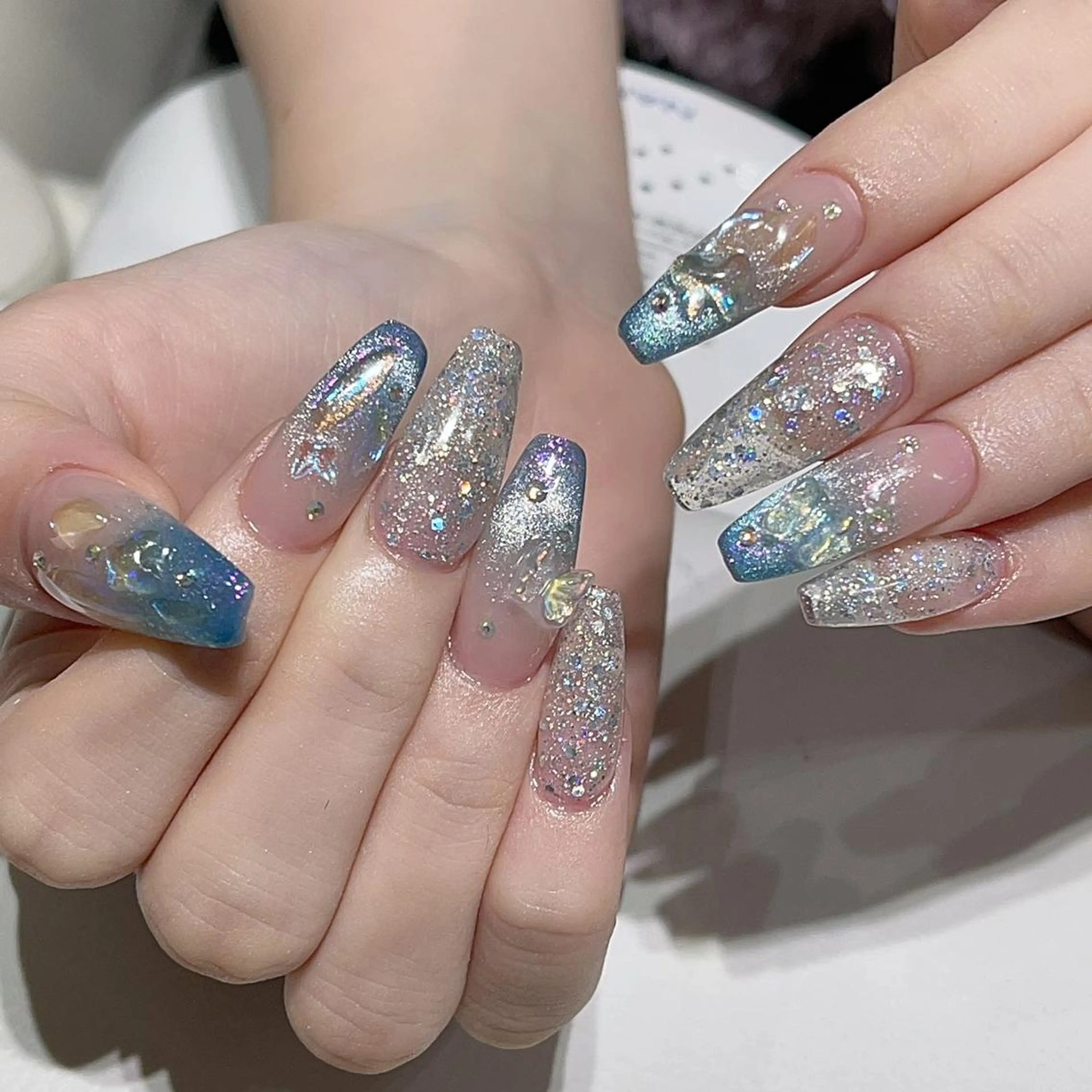 ネイル 長さ出し ネイルチップ Queens 新宿本店のネイルデザイン