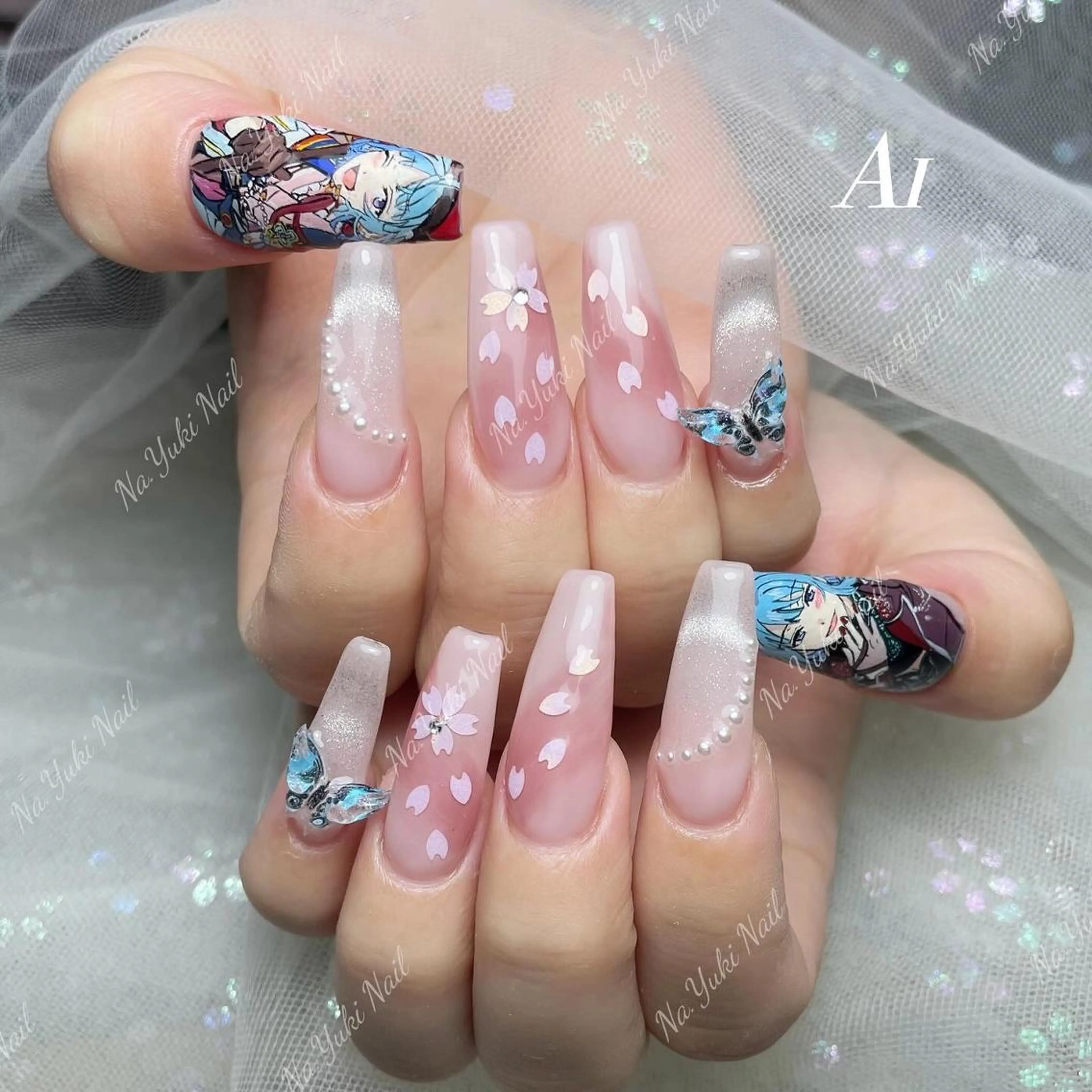 ネイル Queenie 🦋のネイルデザイン