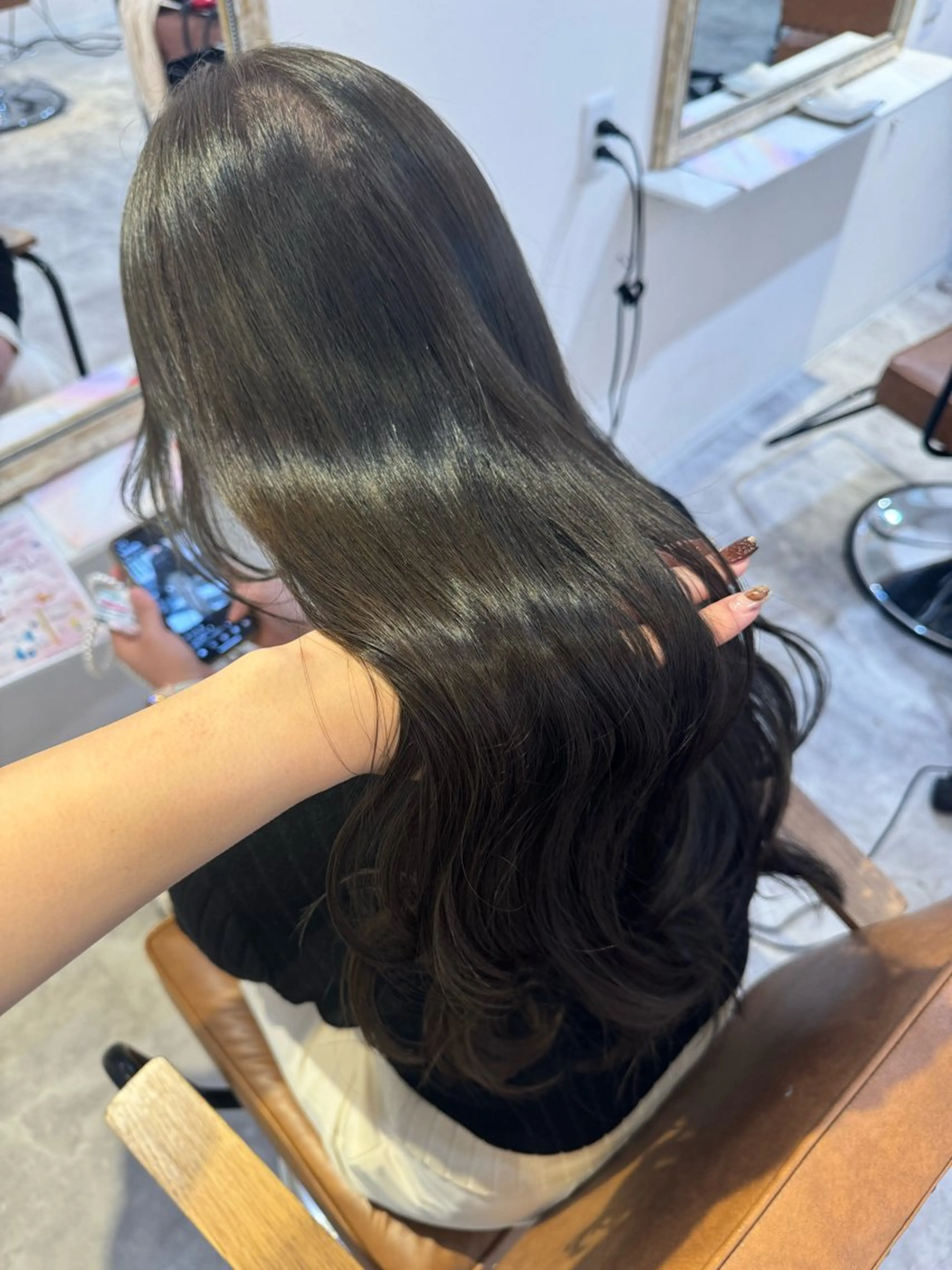 ロング ボブ ヨシンモリ 韓国風ヘア レイヤーカット ロング 赤み無し柔らかカラー 【梅田】madokaのヘアスタイル