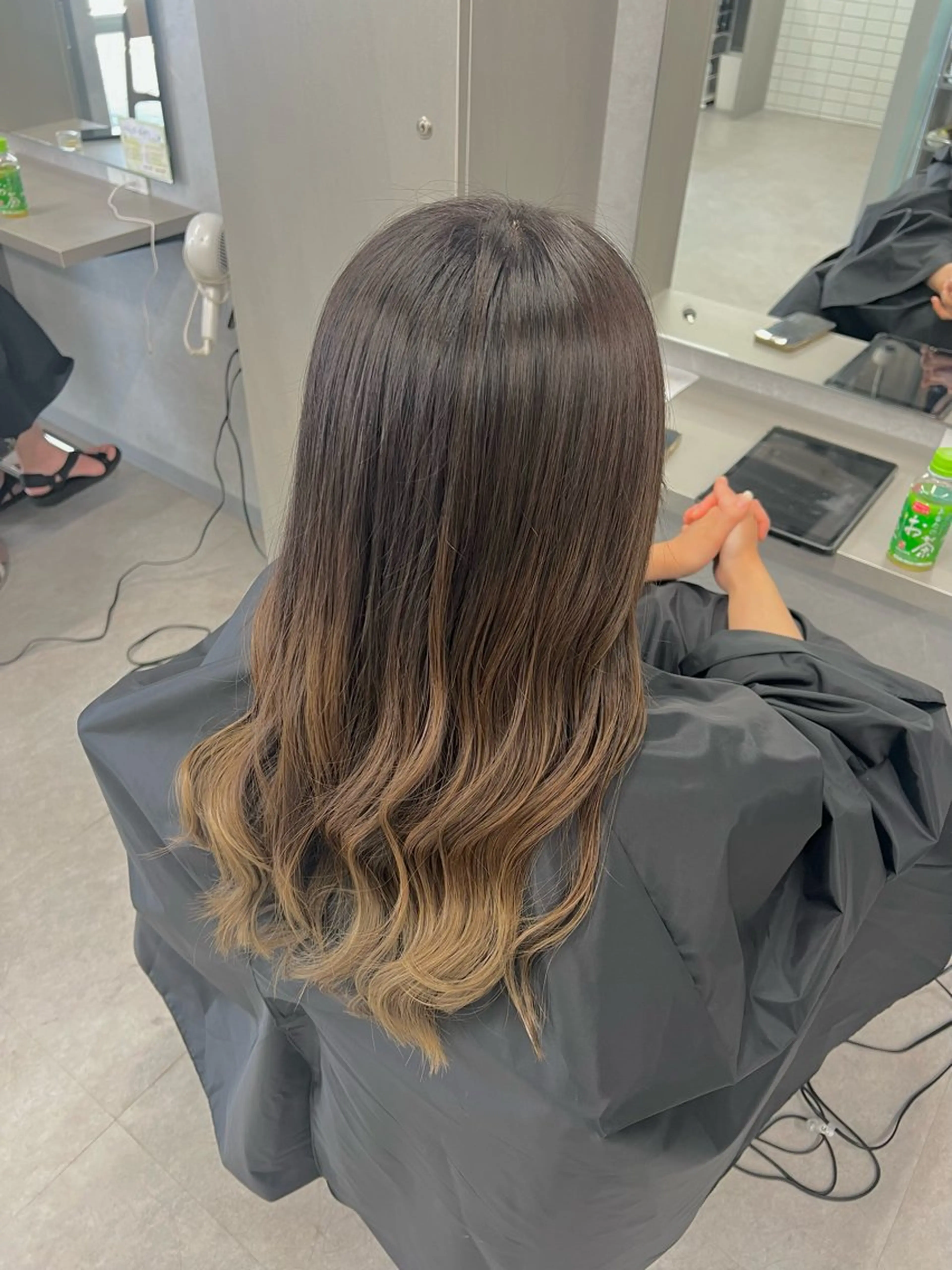 ロング カラー ベージュカラー グラデーションカラー カット ヘアカラー 石津 優菜のヘアスタイル