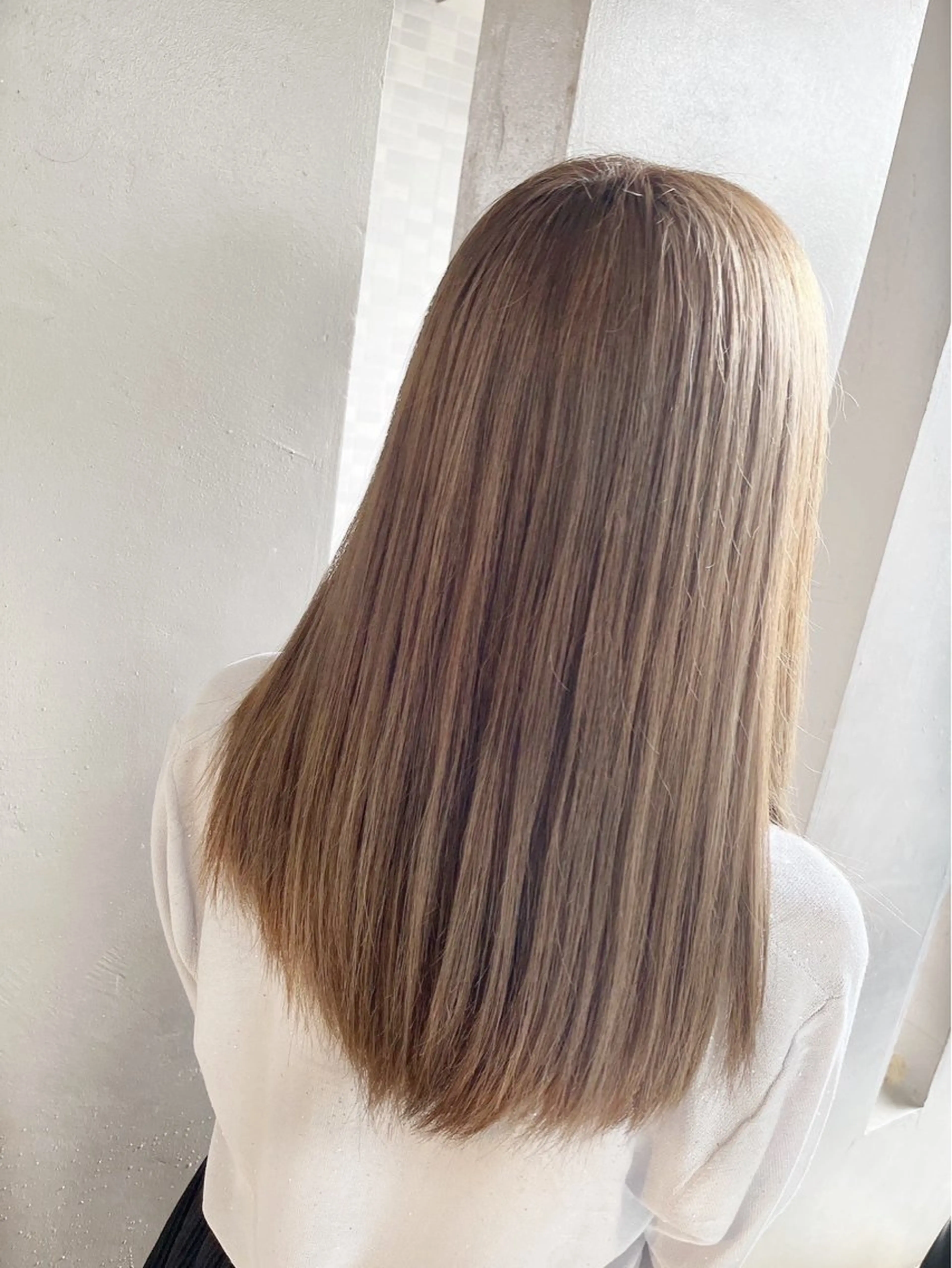 セミロング re place リプレイスのヘアスタイル