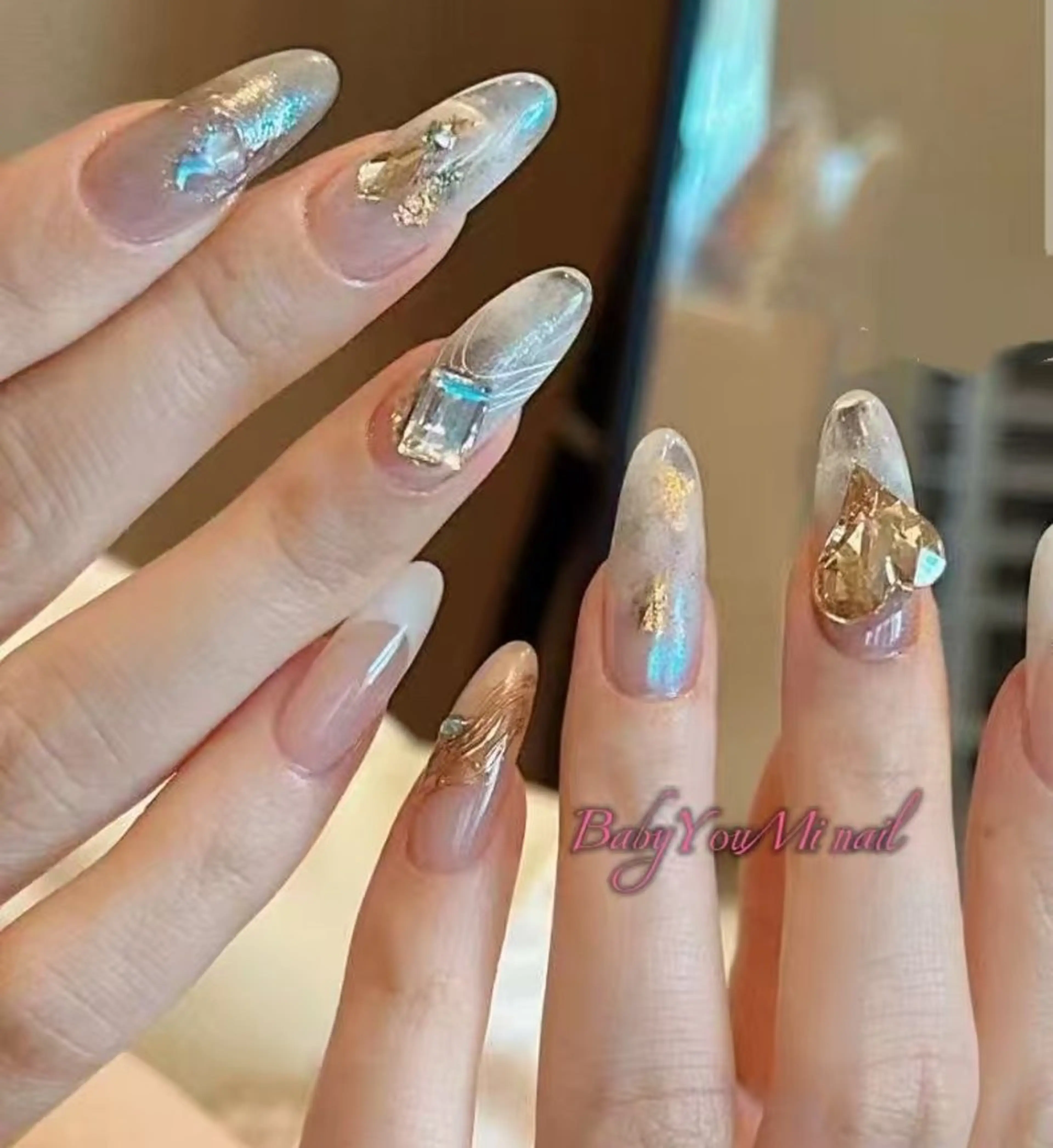 ネイル オーロラネイル フラワーネイル フットネイル フレンチネイル ジェルネイル ハンドネイル Oomiya 服部のネイルデザイン