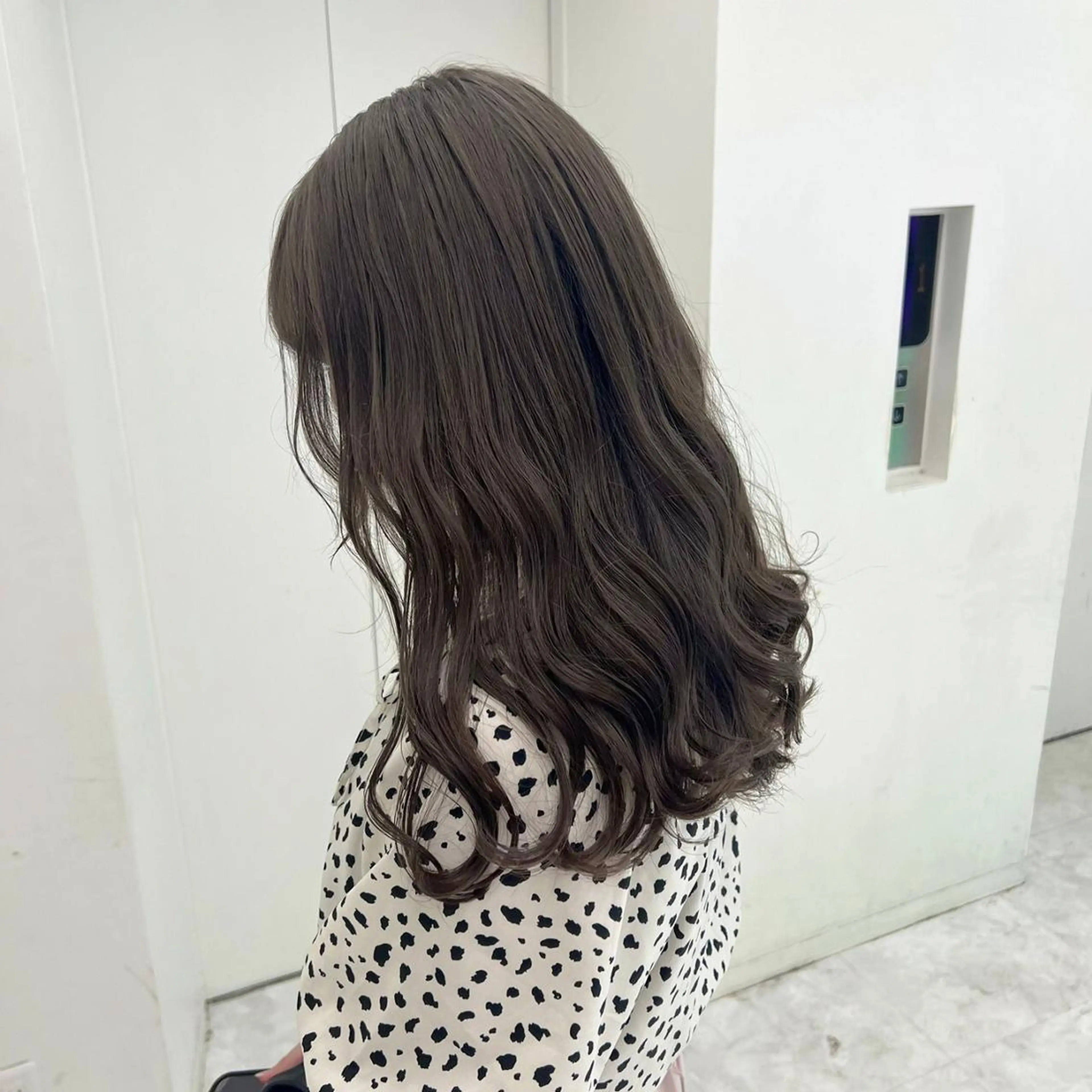 カラー 上品ベージュ🧸 ヘア🤎DISCOのヘアスタイル