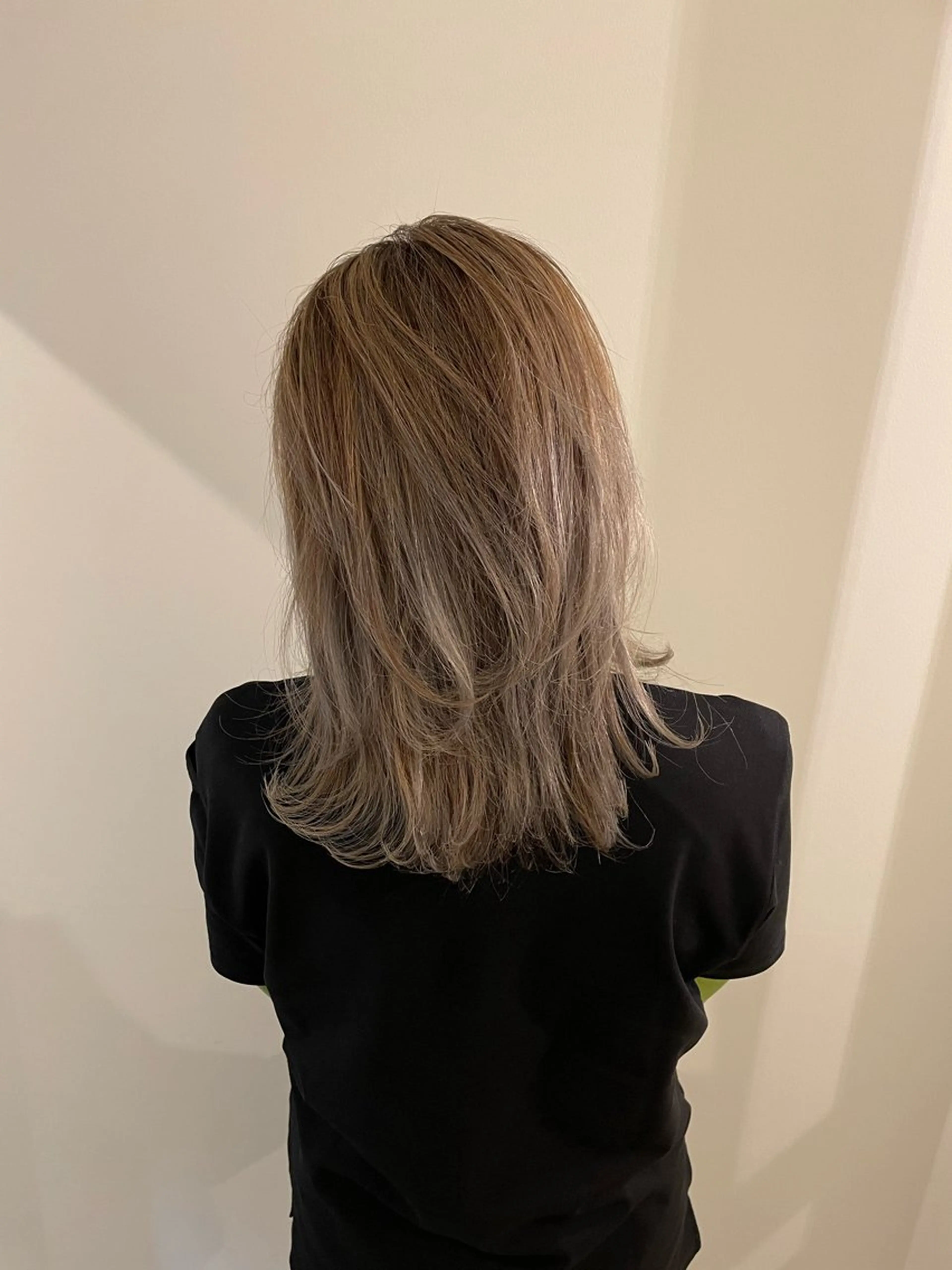 ミディアム カラー バレイヤージュ レイヤーカット ニュアンスカラー🫧 加納のヘアスタイル