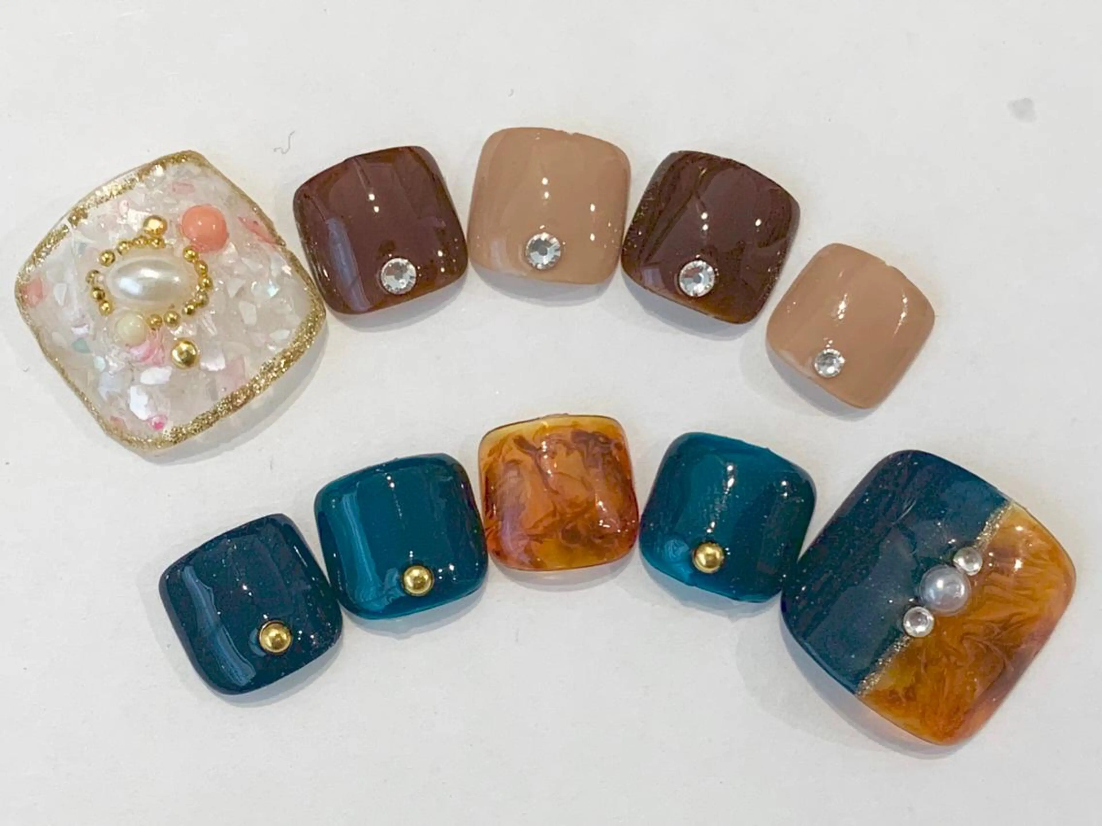 ネイル フットネイル #Rakuun所属・Rakuun のんのネイルデザイン