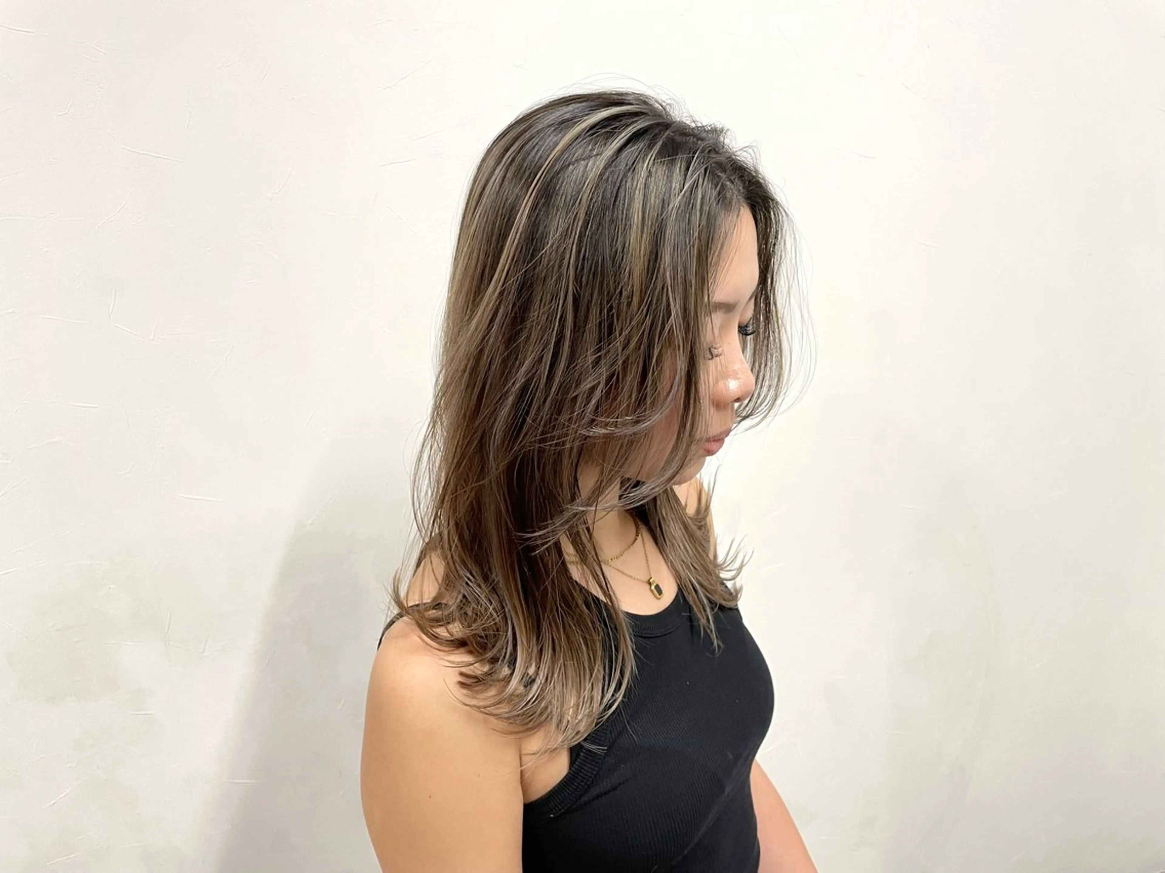 セミロング カラー ︎🤎デザインカラー kayanoのヘアスタイル