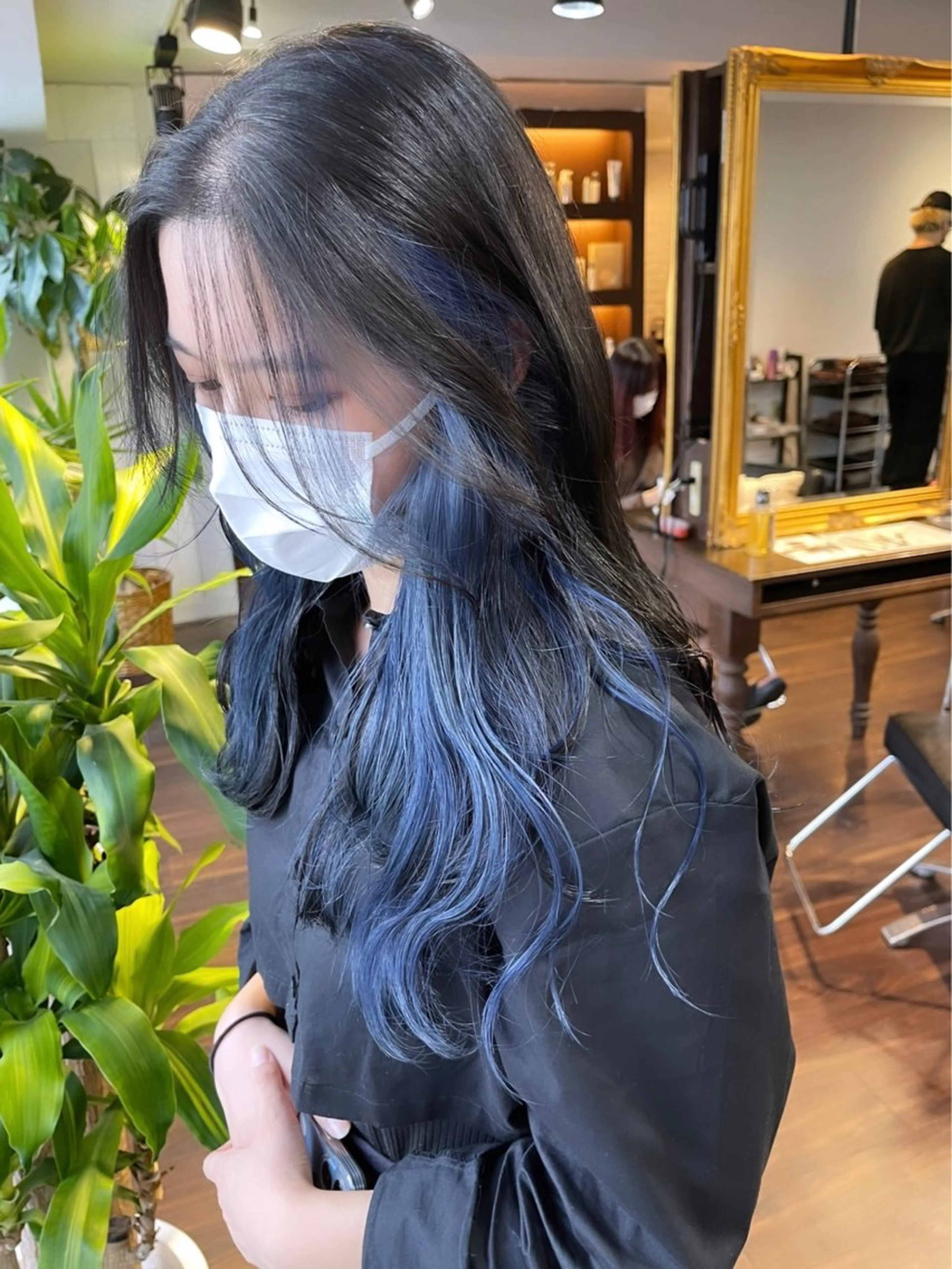 ロング カラー ヘアアレンジ ベージュカラー ブリーチ イヤリングカラー ハイトーンカラー ミルクティーベージュ ヘアカラー トリートメント 髪質改善/レイヤー ダブルカラー塚本耀のヘアスタイル