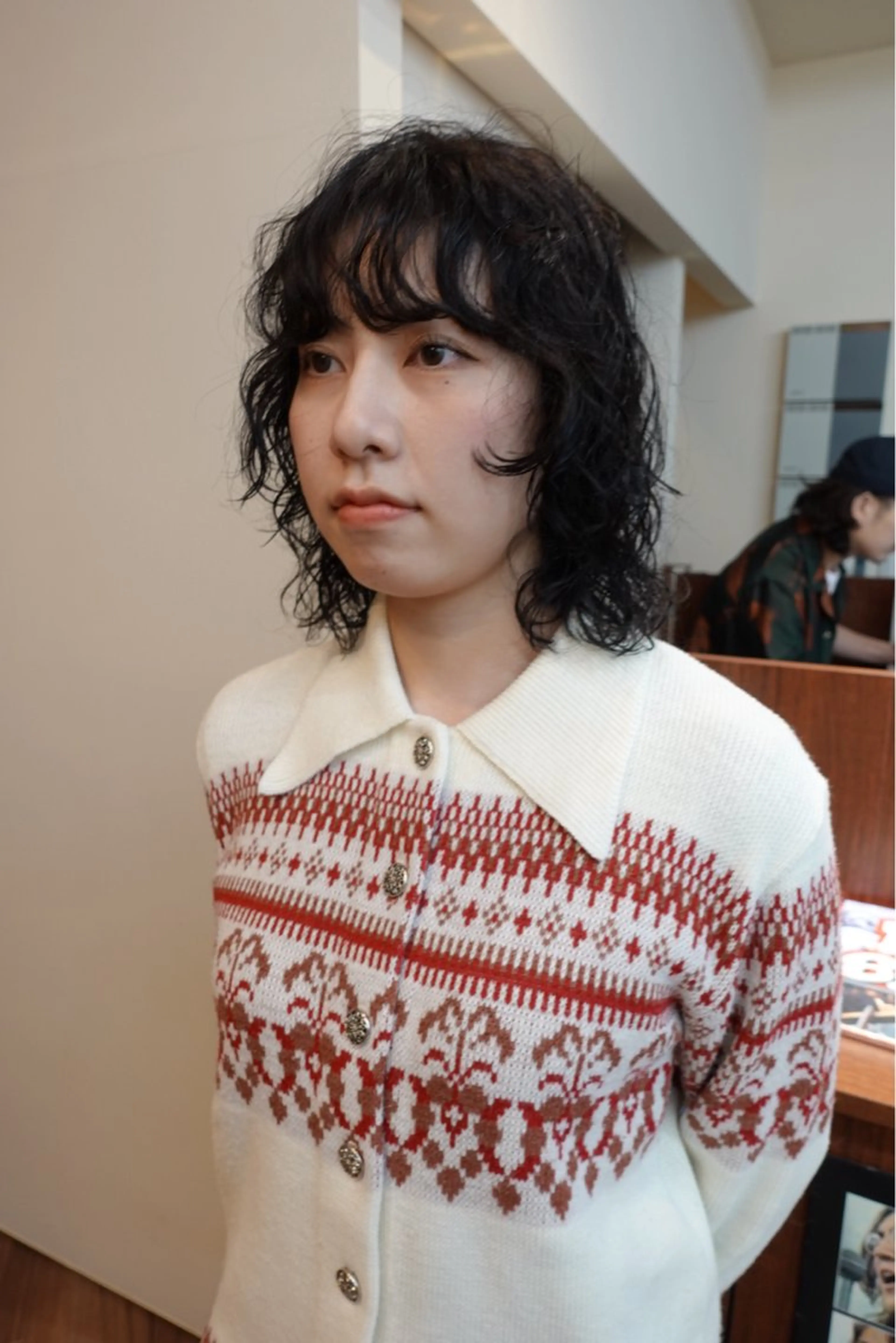 ミディアム カラー パーマ ミディアムパーマ レイヤーカット カット ヘアカラー パーマ ボブパーマ/パーマ ウルフパーマのヘアスタイル