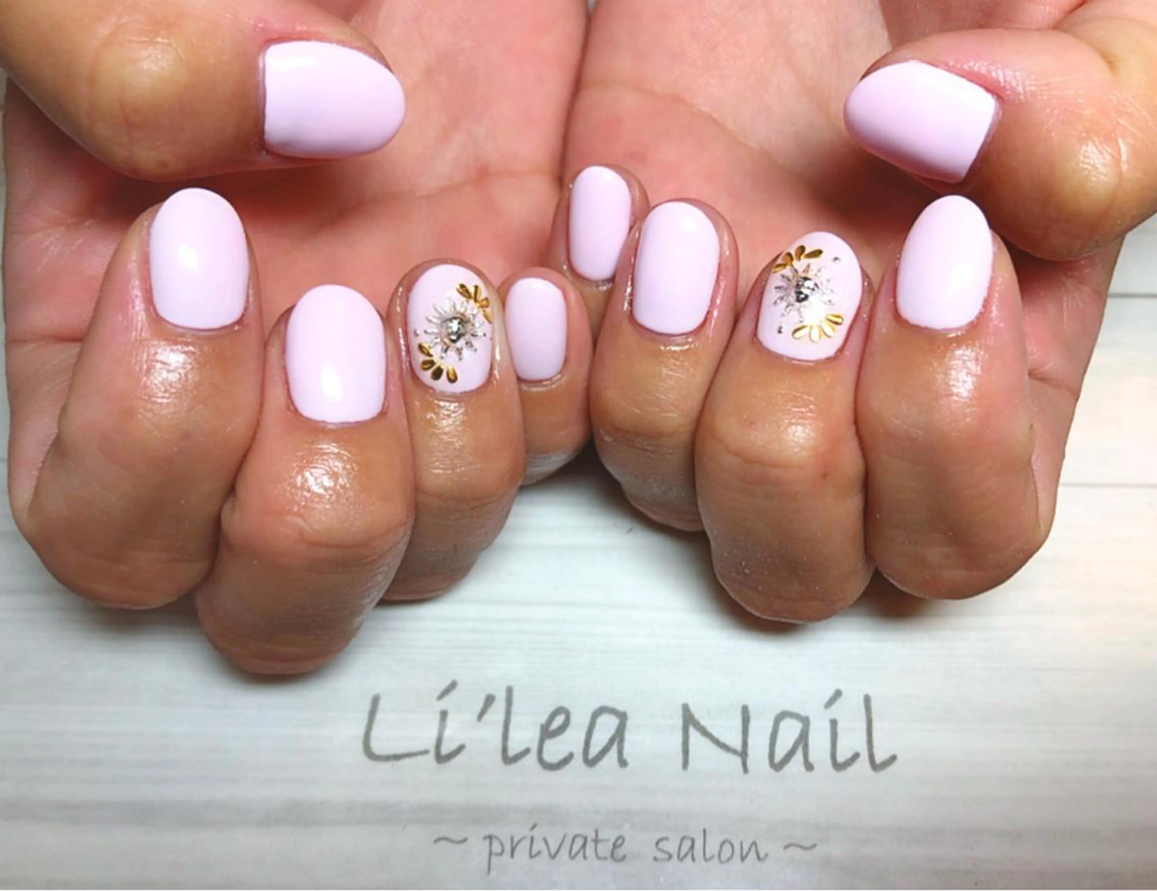 ネイル Li'leaNail AINAのネイルデザイン