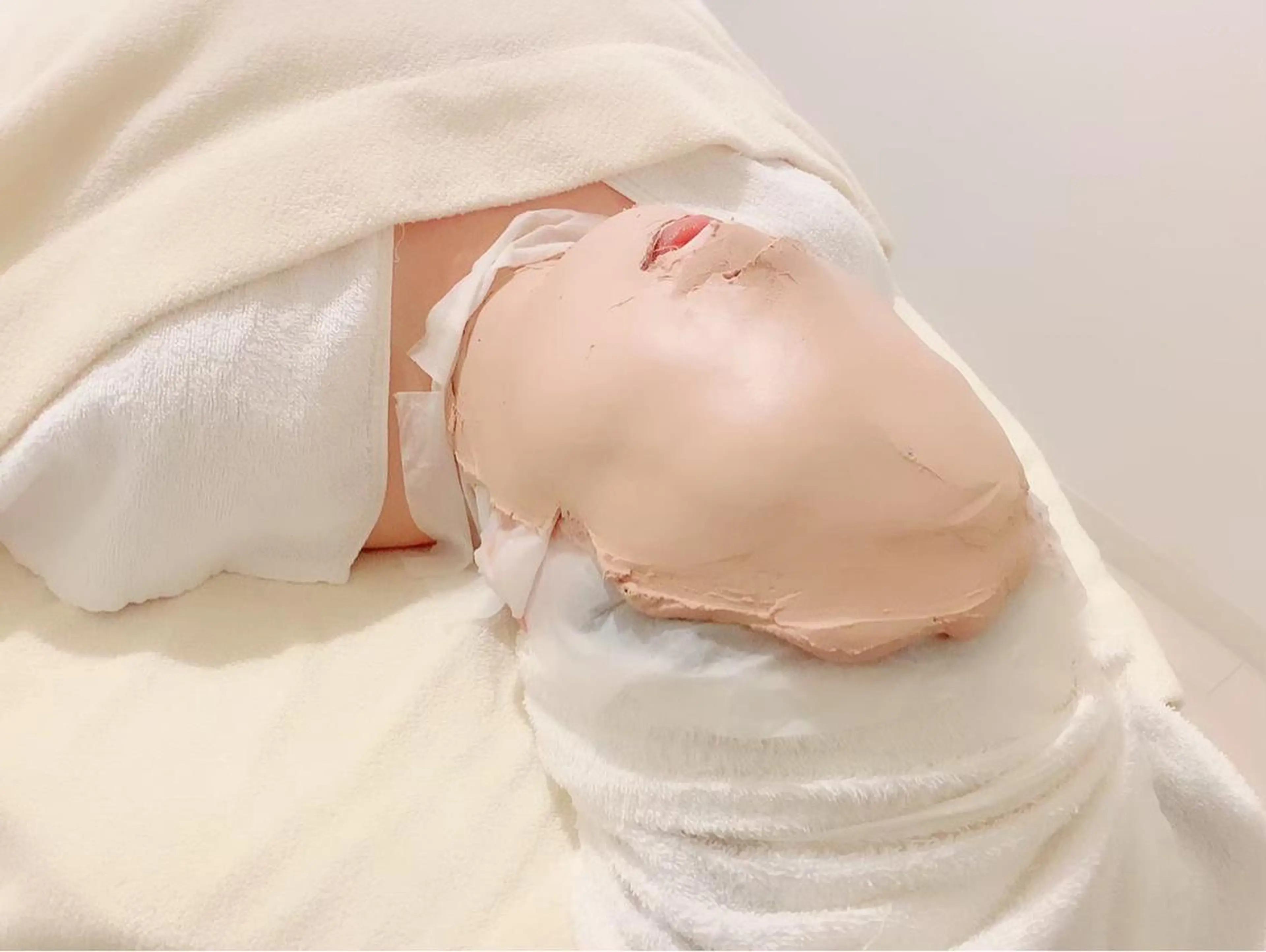 エイジングケア石膏マスク 11月おすすめ✨ハリ集中ケアPOLA最高峰ブランドの美容成分と連動した石膏マスク💕の写真