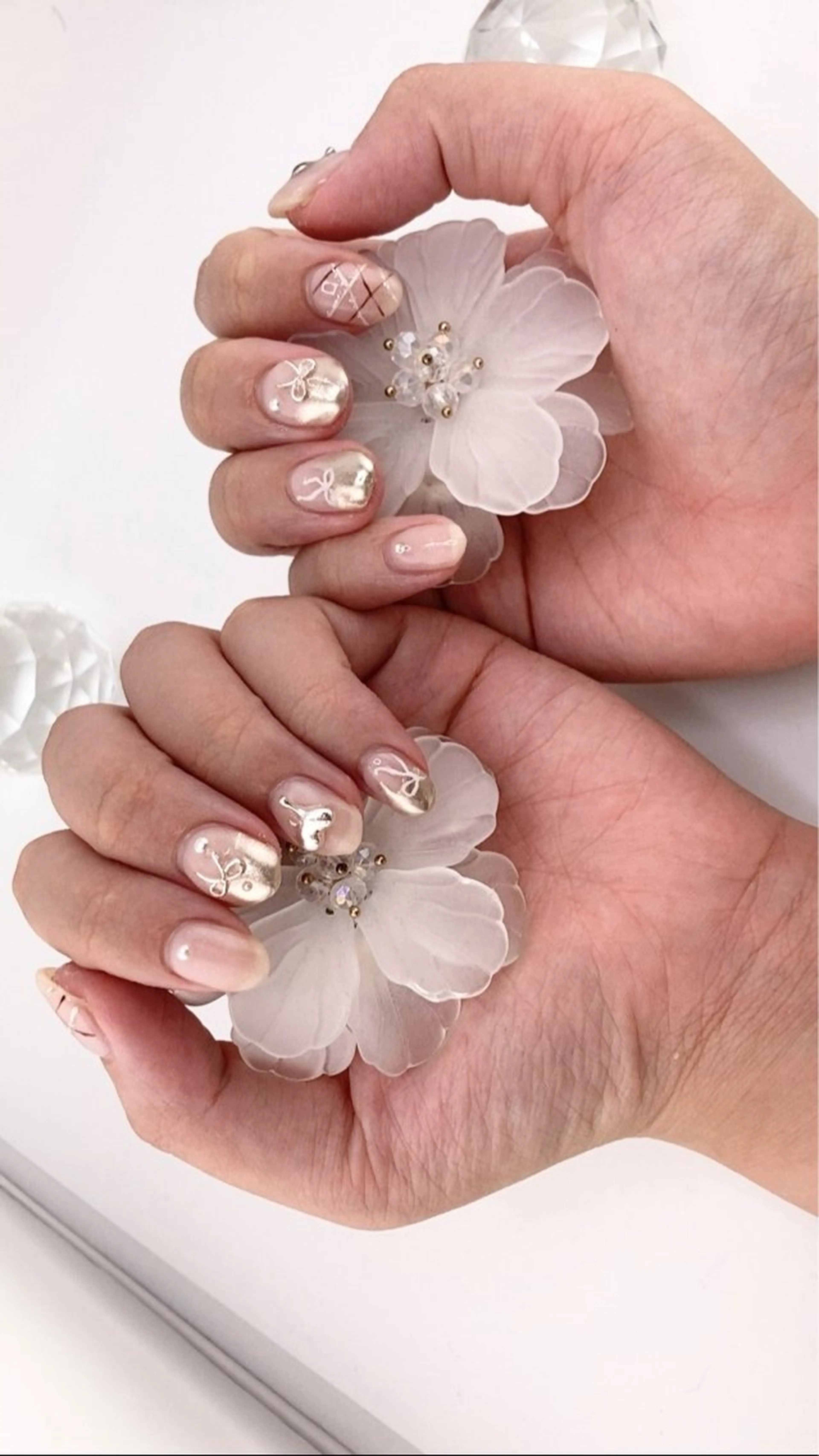 ミディアム ハンドネイル RISA nail gleeのネイルデザイン