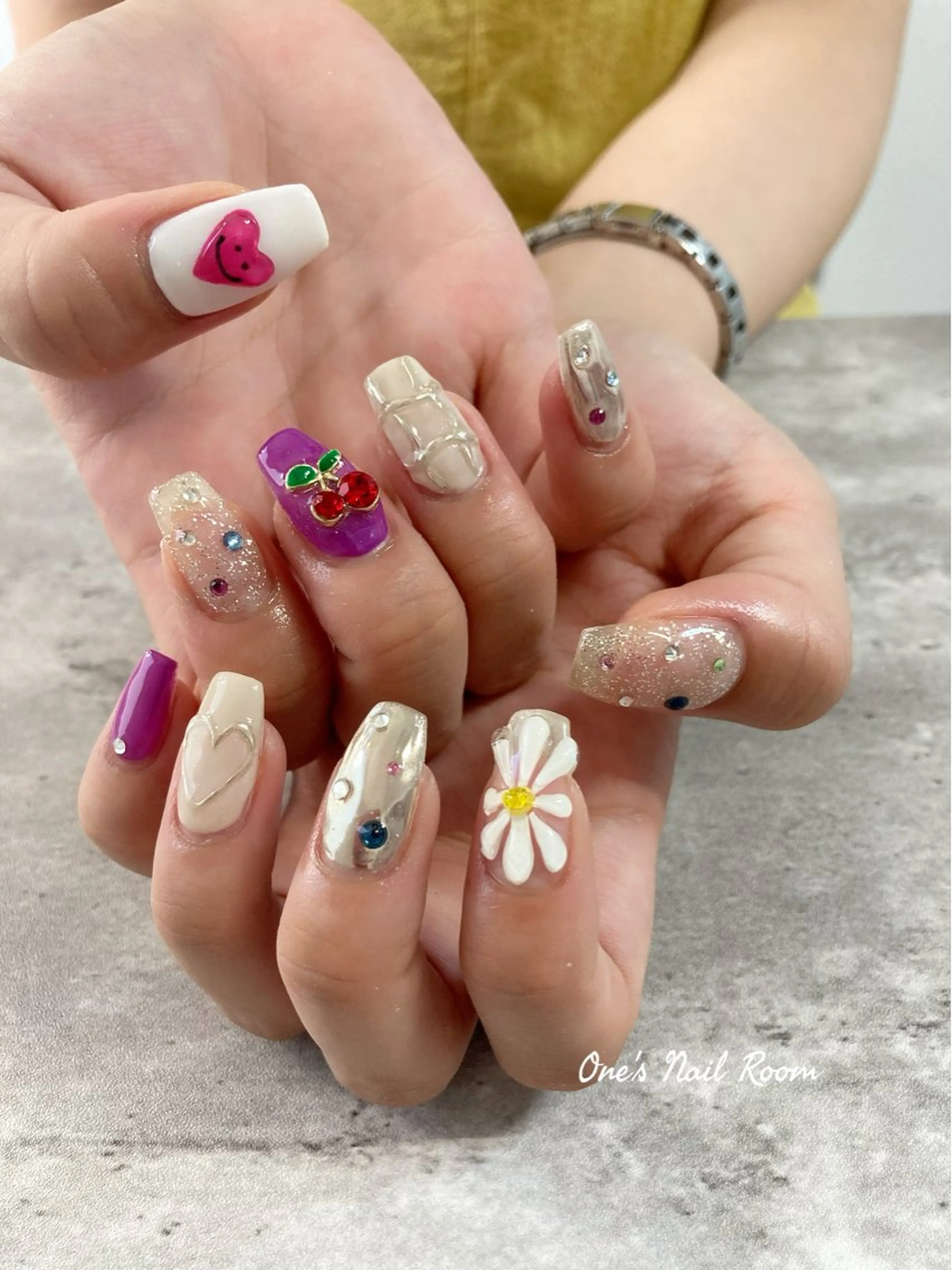 ネイル ハンドネイル One's Nail Roomのネイルデザイン