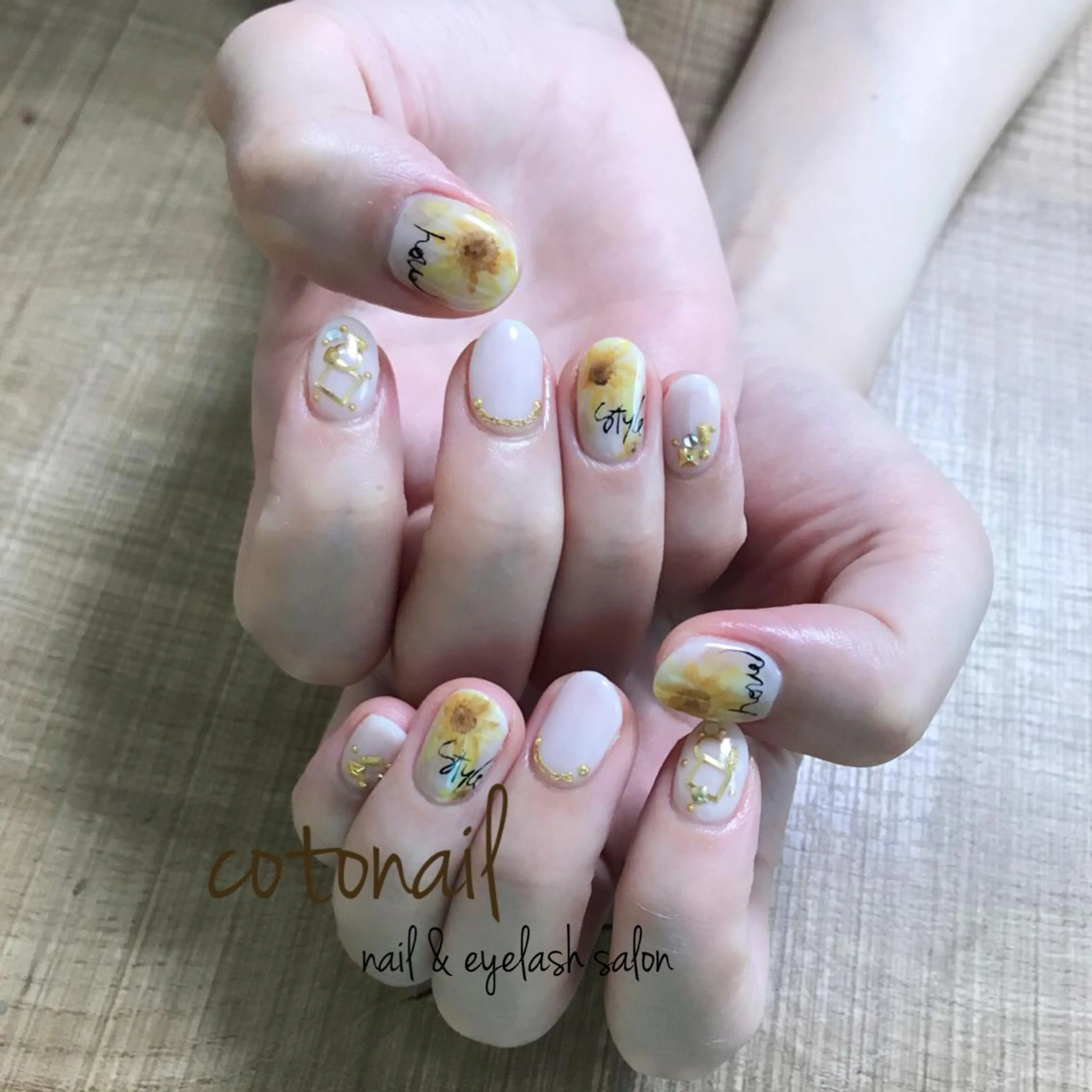 ショート ネイル アートネイル ハンドネイル ツメトマツゲ .のネイルデザイン