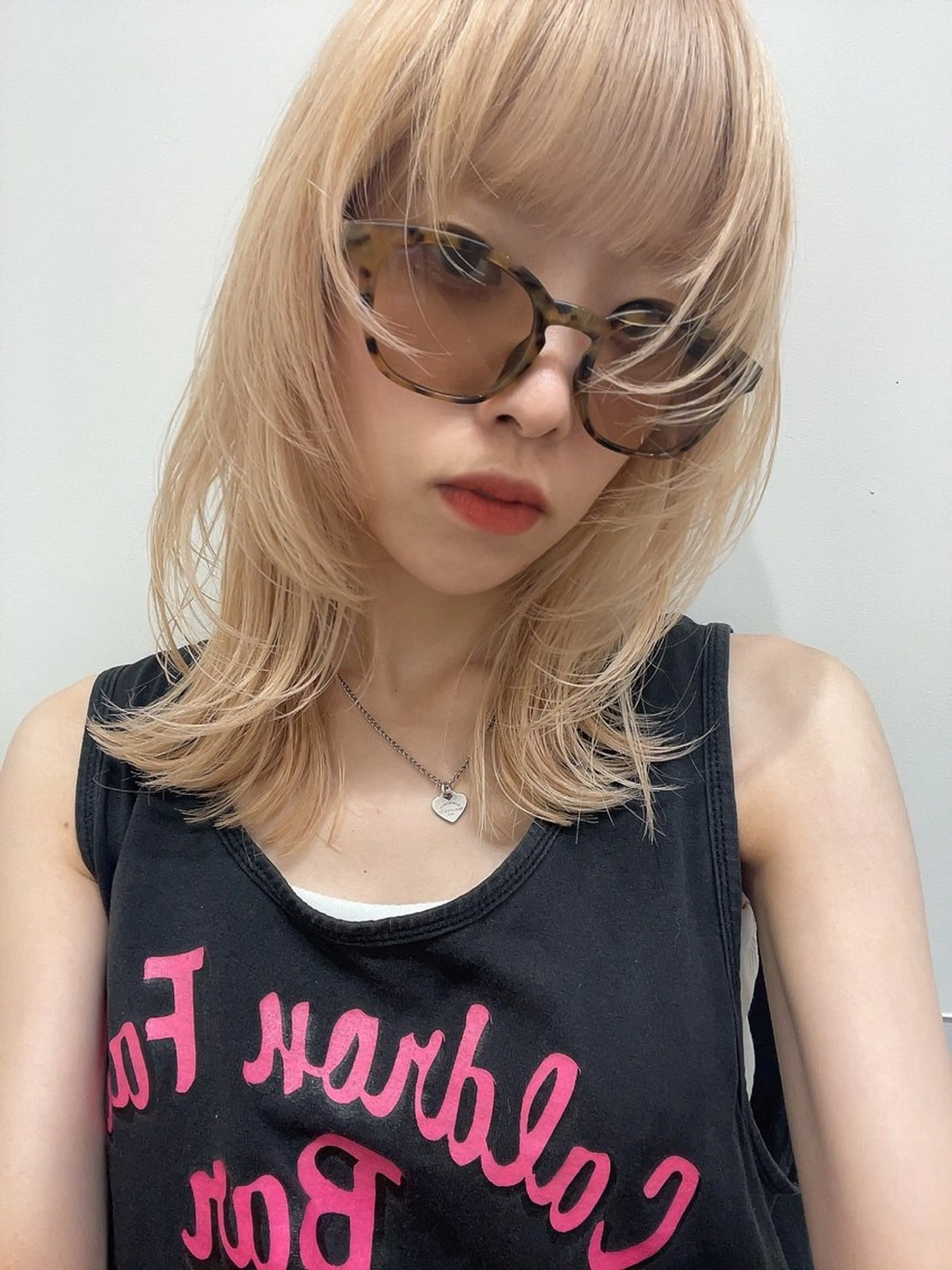 セミロング カラー ハイトーンカラー ウルフカット カット ヘアカラー トリートメント 🦋レイヤーカット ミドリカワ🦋のヘアスタイル